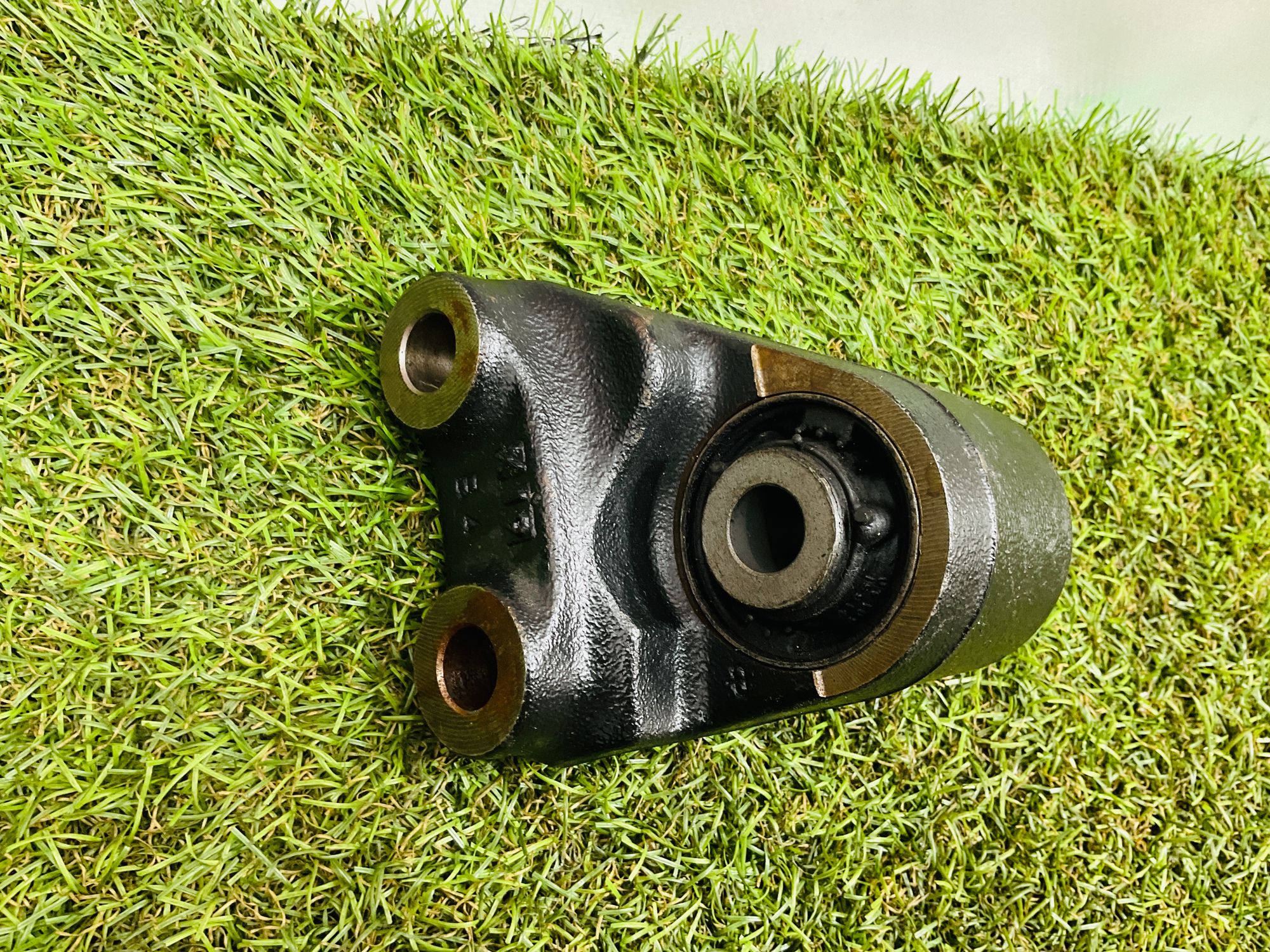 https://ycs.partsauto.market/partsauto-images/thmbs/userImages/h353NjtZg3VDP19b5HMt7LlpbQ93/part/0bddd20e-5fcf-489a-924b-81f7ec7324a3_1779722537041.jpg