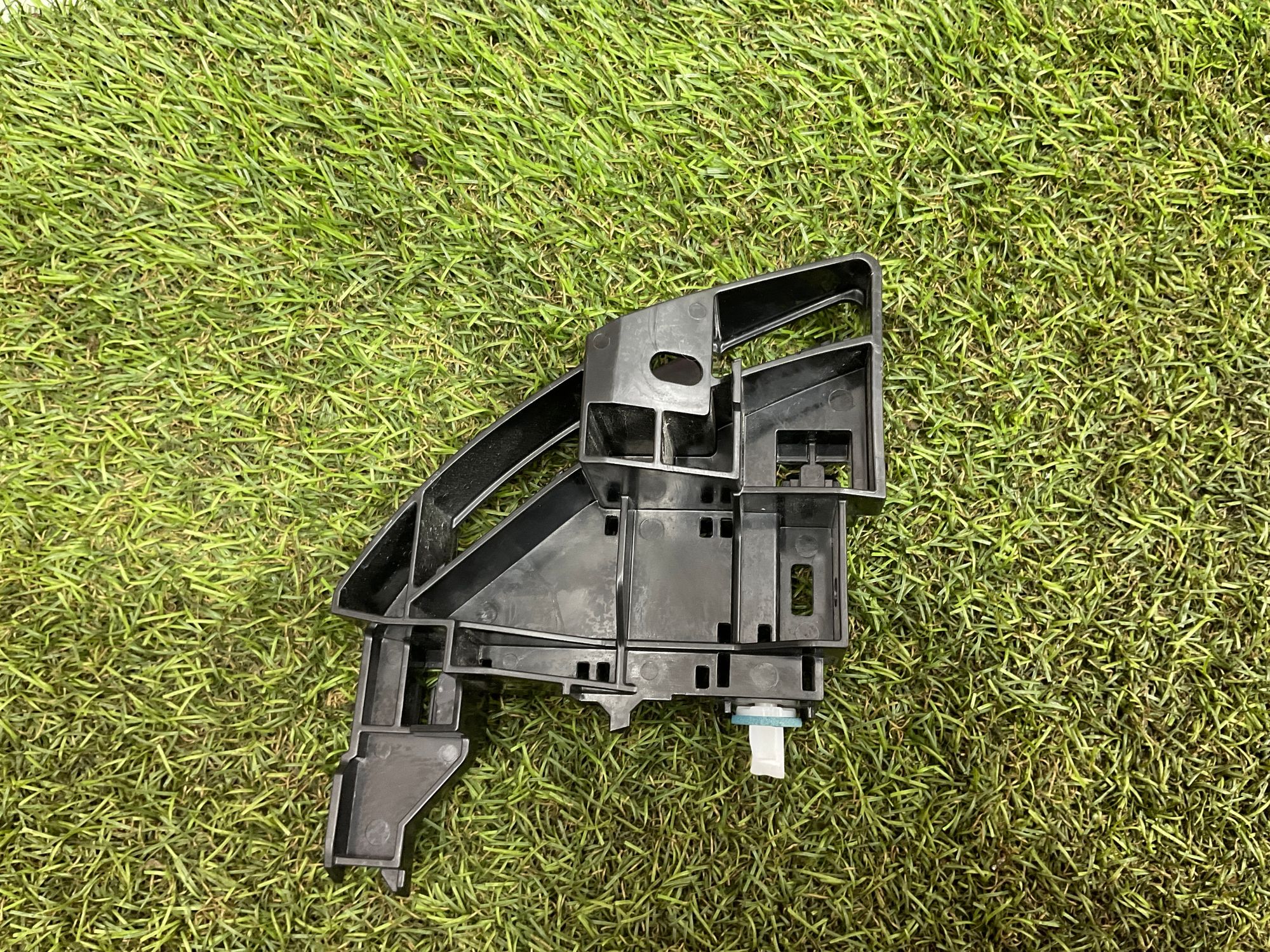 https://ycs.partsauto.market/partsauto-images/thmbs/userImages/h353NjtZg3VDP19b5HMt7LlpbQ93/part/0c0fa3a5-e200-418c-acee-6155db10fdb5_1780056036773.jpg