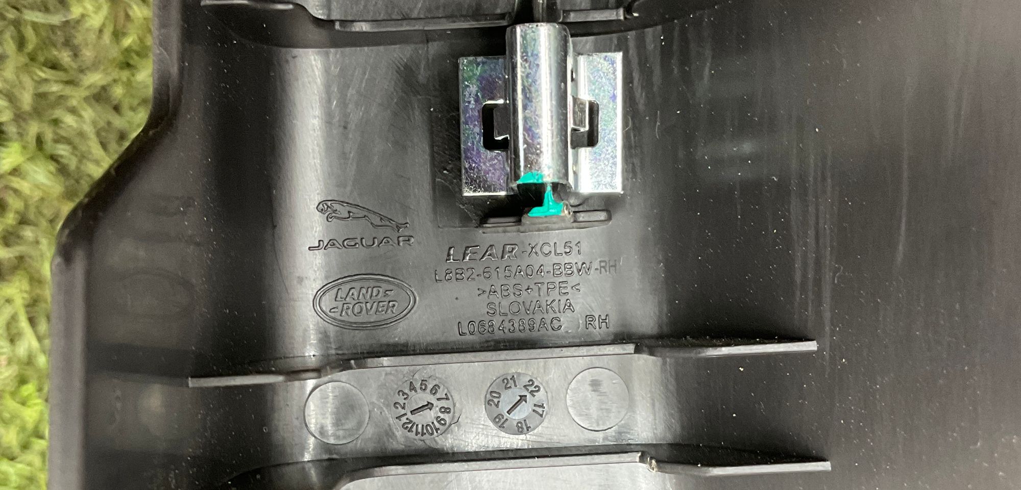 Накладка заднего сиденья правая Land Rover Defender II L663 2022, 1000 рублей, Москва