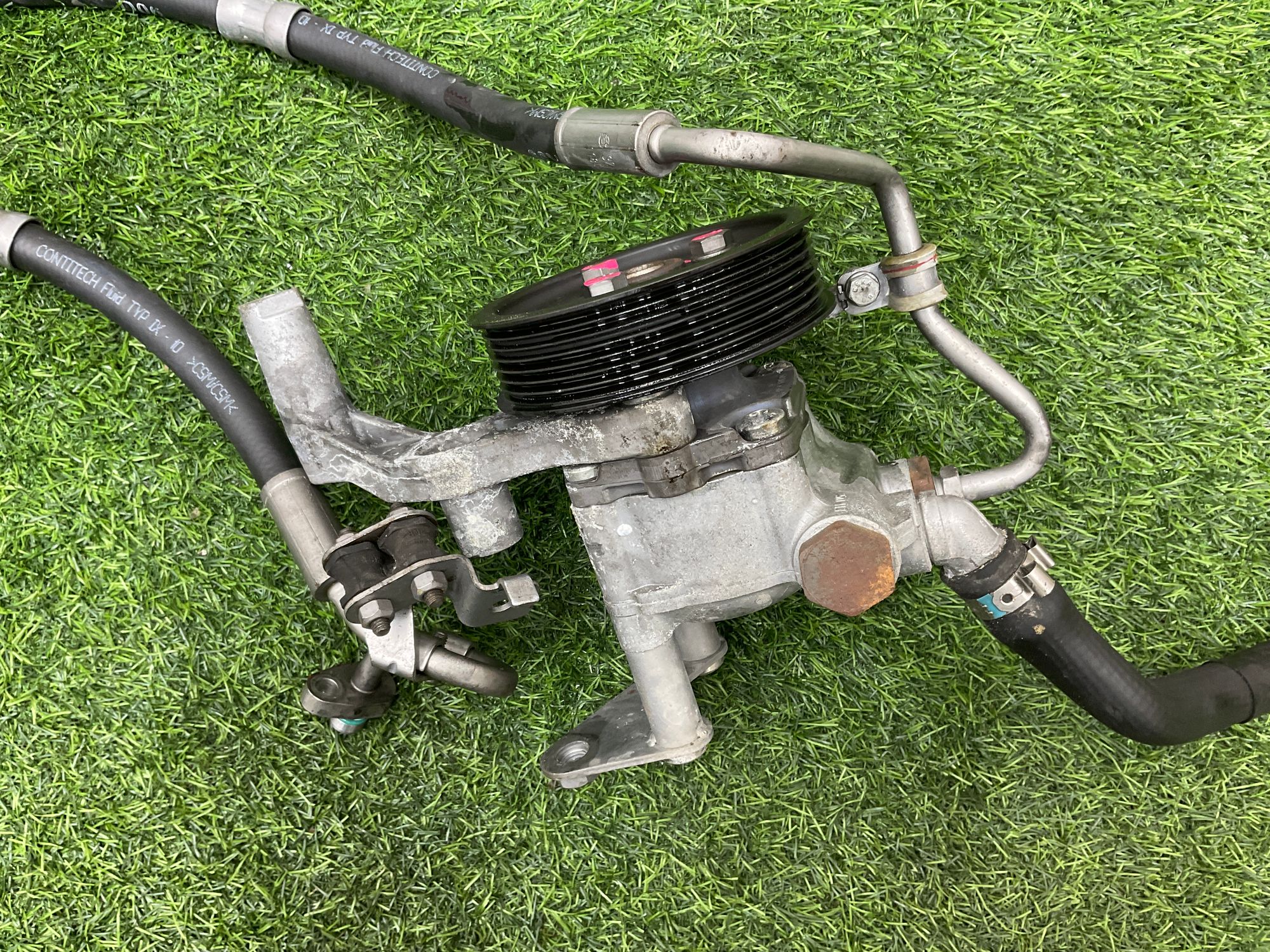 https://ycs.partsauto.market/partsauto-images/thmbs/userImages/h353NjtZg3VDP19b5HMt7LlpbQ93/part/0c9ffc7e-eb55-4f9d-9cb7-25b1bec87f38_1736322904976.jpg