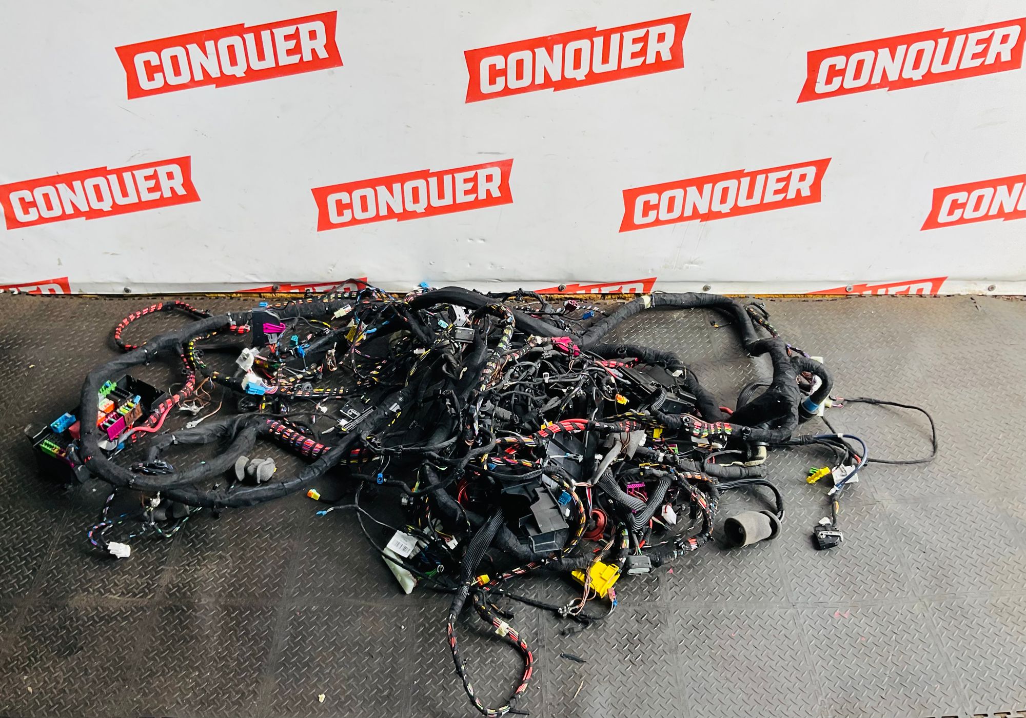 https://ycs.partsauto.market/partsauto-images/thmbs/userImages/h353NjtZg3VDP19b5HMt7LlpbQ93/part/0cb3c659-ce60-4ace-afd2-4256e03e1af5_1789386233847.jpg