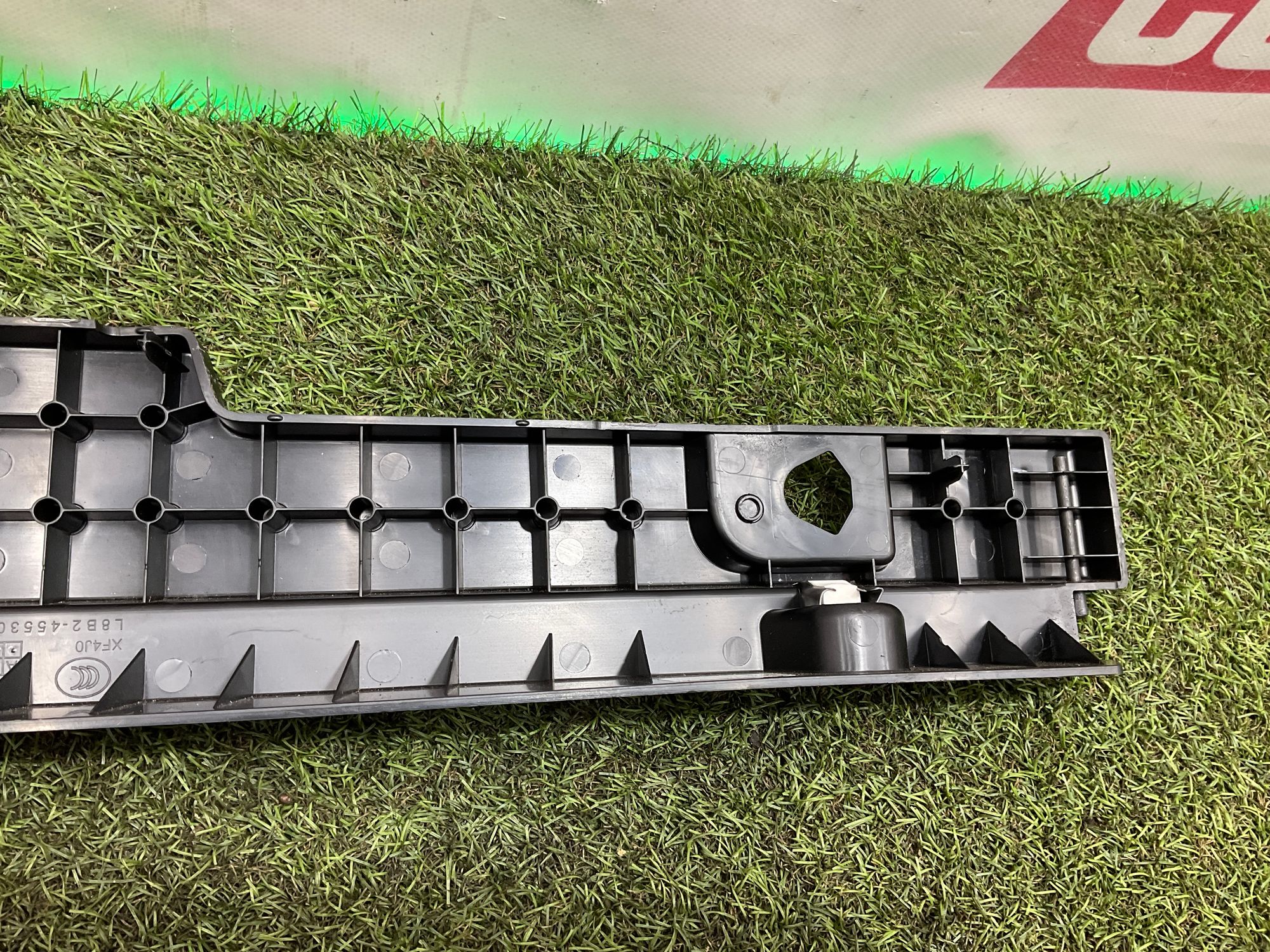 Накладка багажника нижняя правая Land Rover Defender II L663 2022, 3000 рублей, Москва