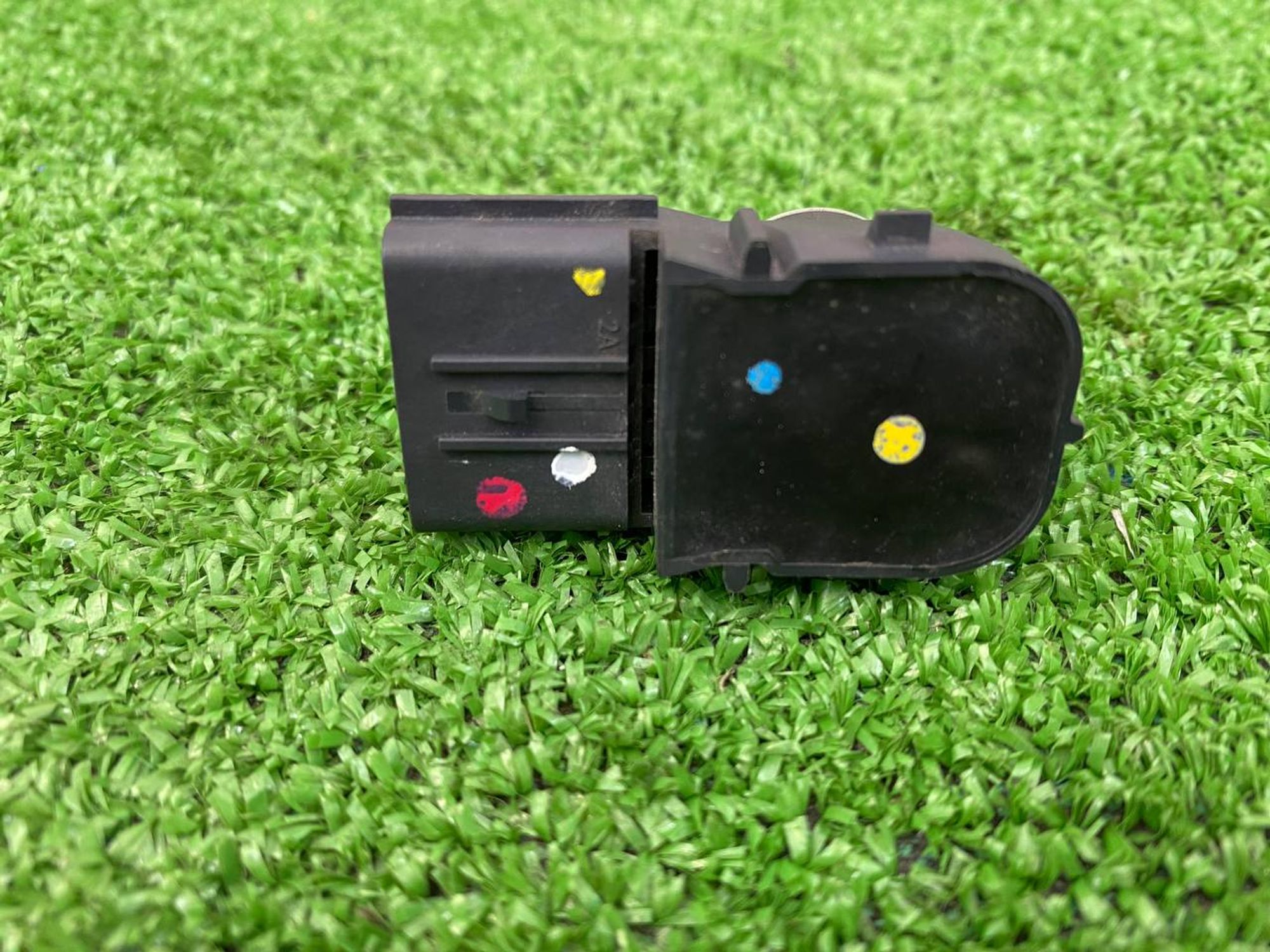 https://ycs.partsauto.market/partsauto-images/thmbs/userImages/h353NjtZg3VDP19b5HMt7LlpbQ93/part/0d33eb7e-d9f8-4aef-a3d3-ca33361ead17_1743843241001.jpg