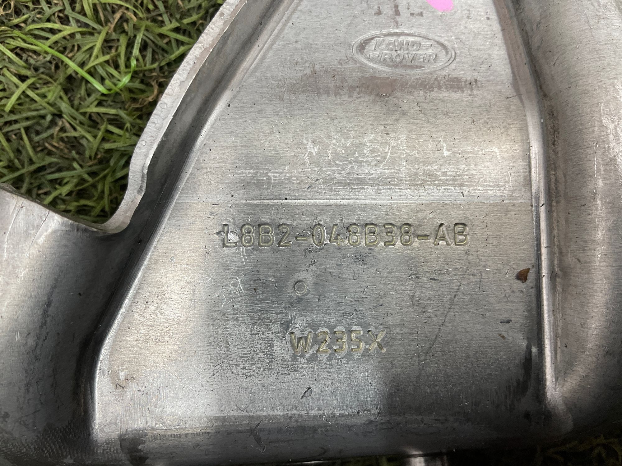 Крепление центральной консоли передний правый Land Rover Defender II L663 2022, 2000 рублей, Москва