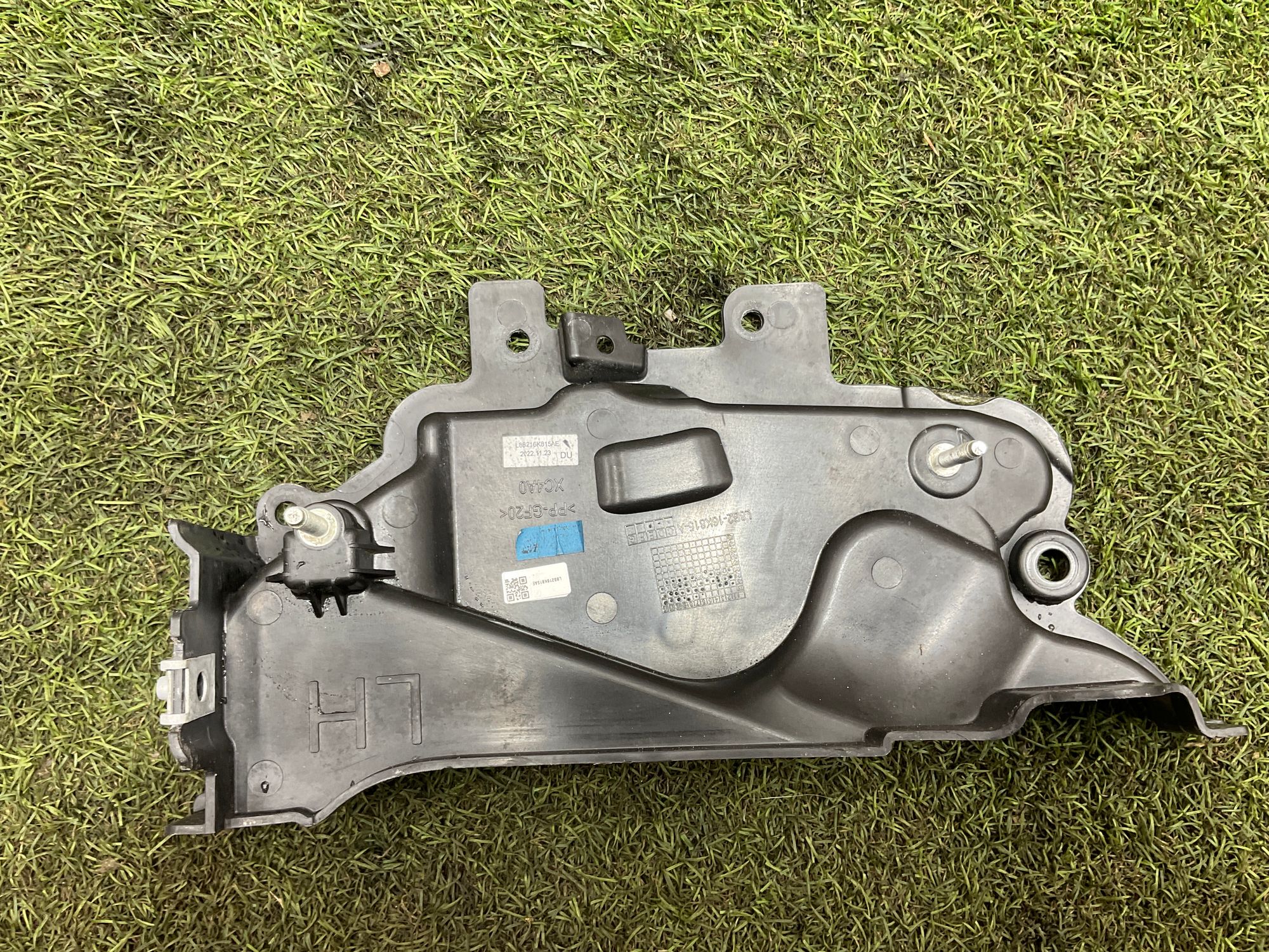 Накладка подкапотная левая Land Rover Defender II L663 2022, 3500 рублей, Москва