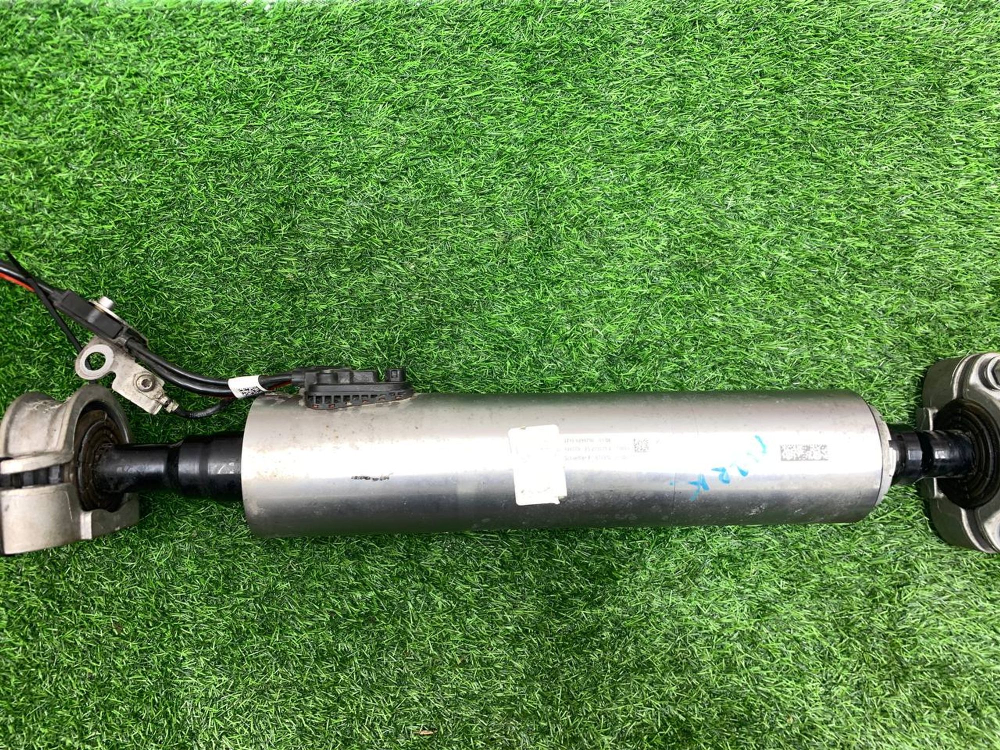 https://ycs.partsauto.market/partsauto-images/thmbs/userImages/h353NjtZg3VDP19b5HMt7LlpbQ93/part/0d7cf165-4ca7-4031-9328-8b3fbe6665fe_1733390328732.jpg