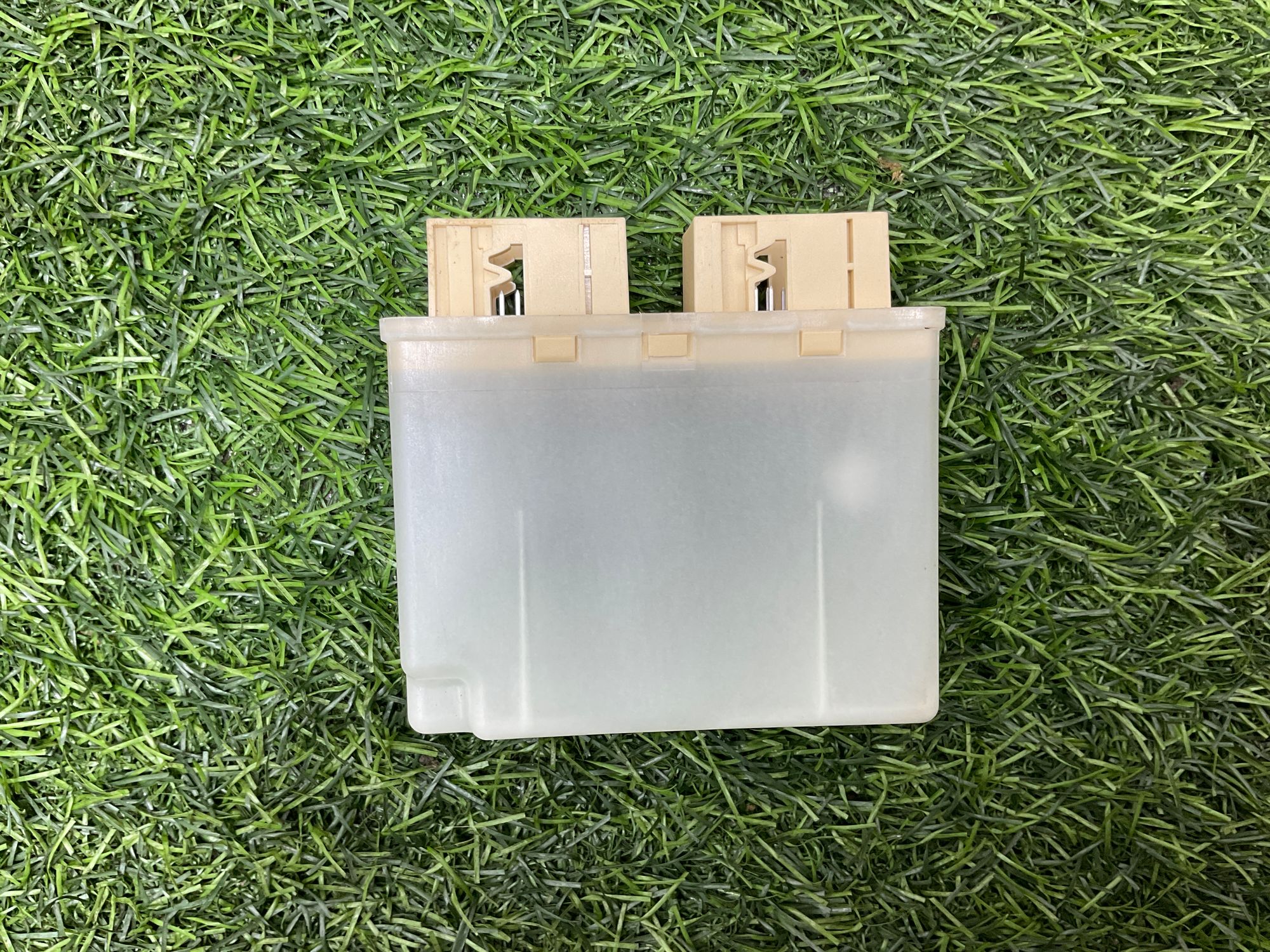 https://ycs.partsauto.market/partsauto-images/thmbs/userImages/h353NjtZg3VDP19b5HMt7LlpbQ93/part/0e2a7d77-3ff2-4e9a-9307-2837db3ffe2a_1735222460464.jpg
