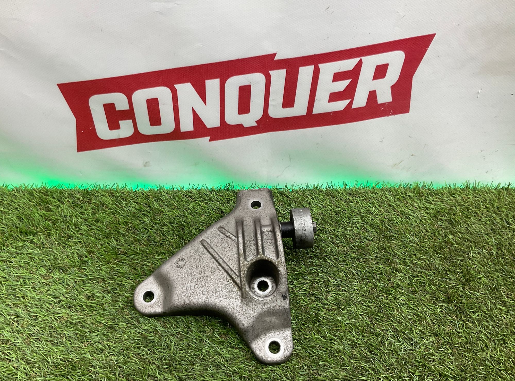 Опора двигателя левая BMW 5 серия, F10/F11/F07 рестайлинг, 1000 рублей, Москва