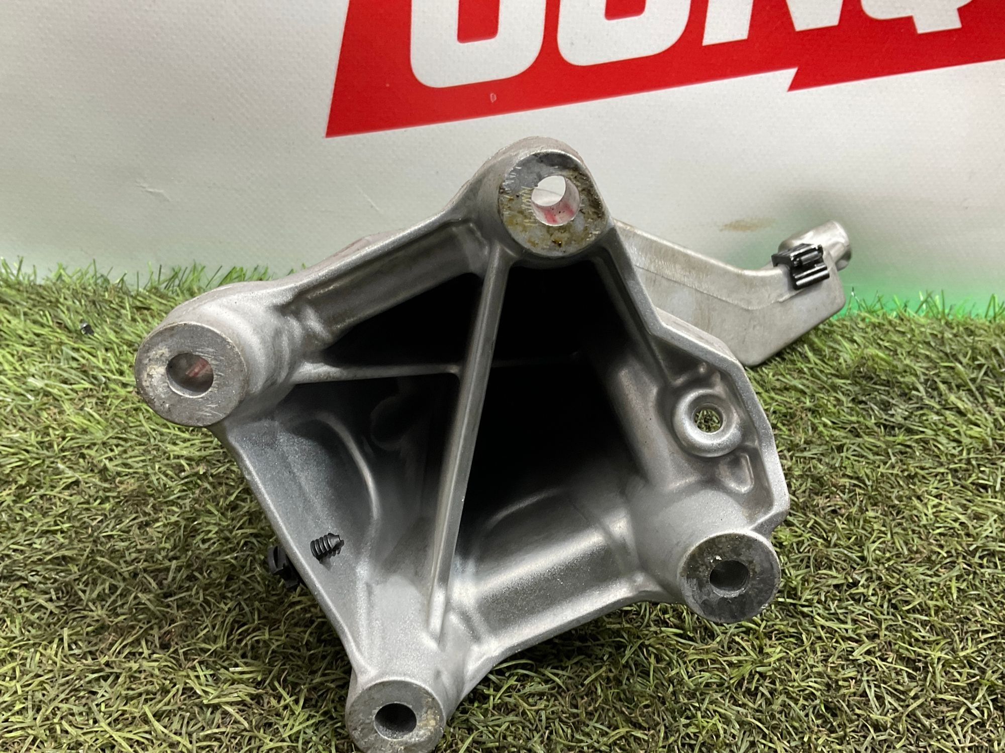 Опора двигателя правая M 274920 Mercedes-Benz C-Класс, W205, 1000 рублей, Москва