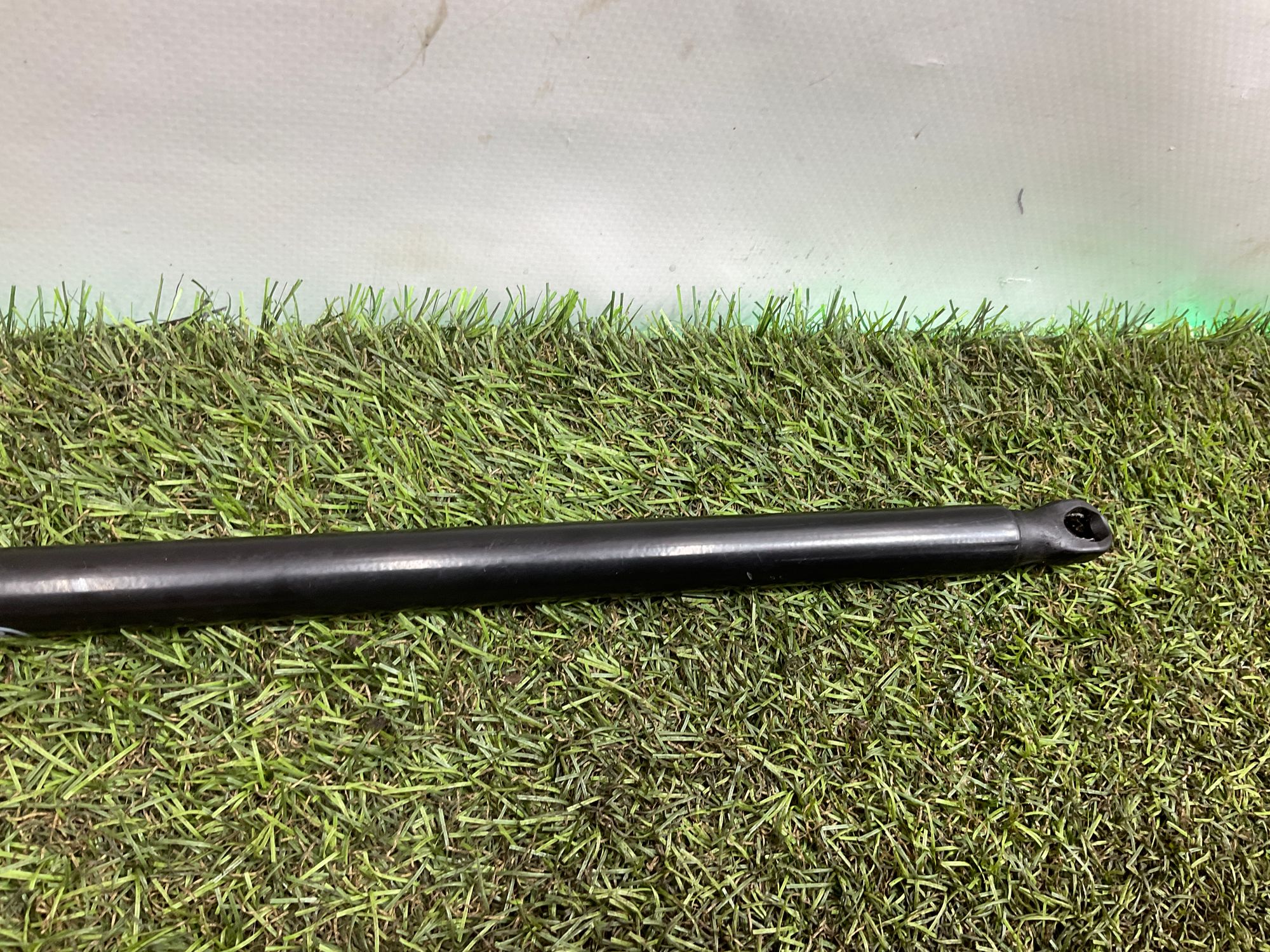 Амортизаторы капота Toyota Land Cruiser 300 (2021—2023) 2022, 5000 рублей, Москва