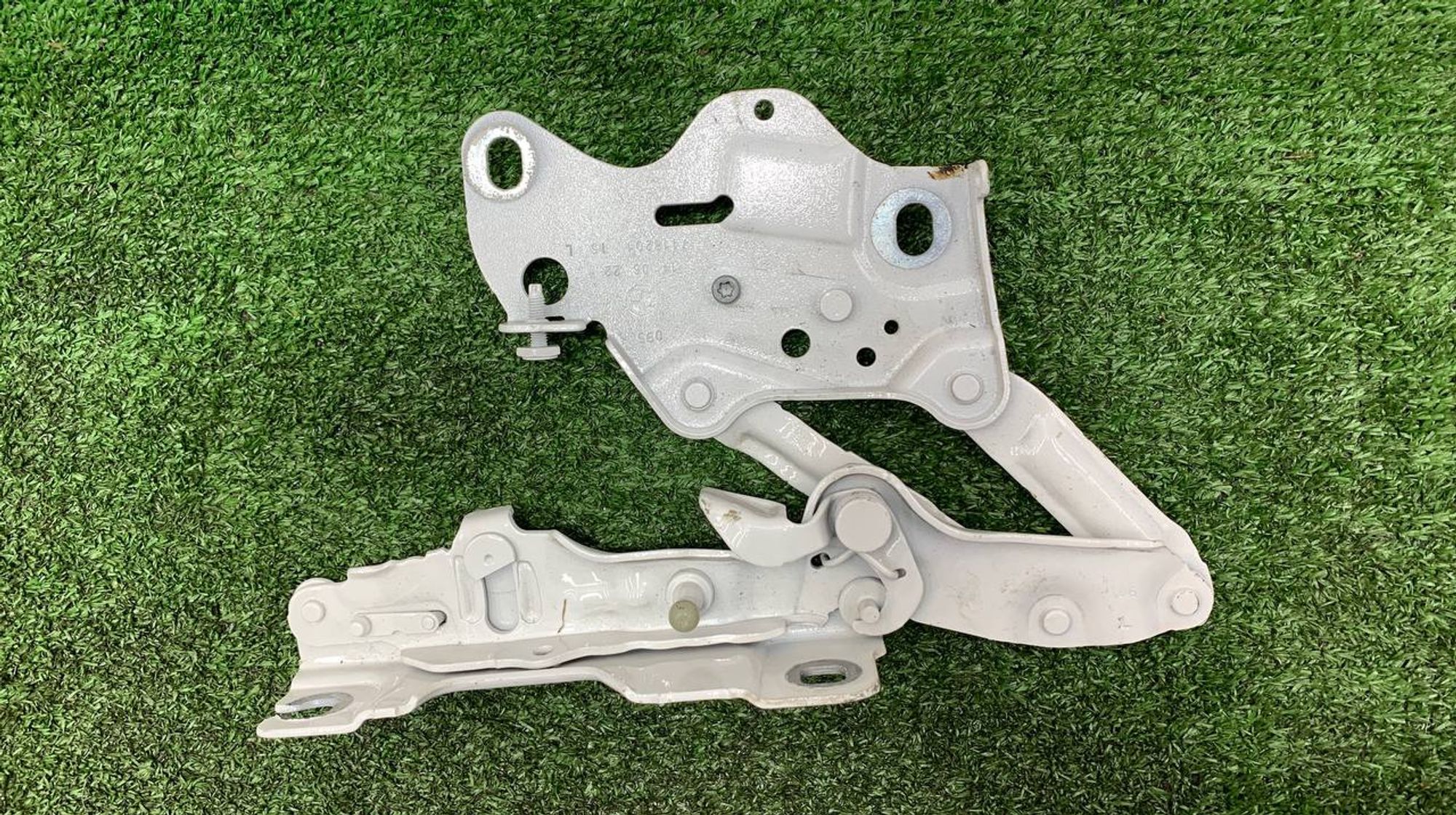 https://ycs.partsauto.market/partsauto-images/thmbs/userImages/h353NjtZg3VDP19b5HMt7LlpbQ93/part/11010333-5d10-4934-b101-5944c0d5eafe_1724495218396.jpg