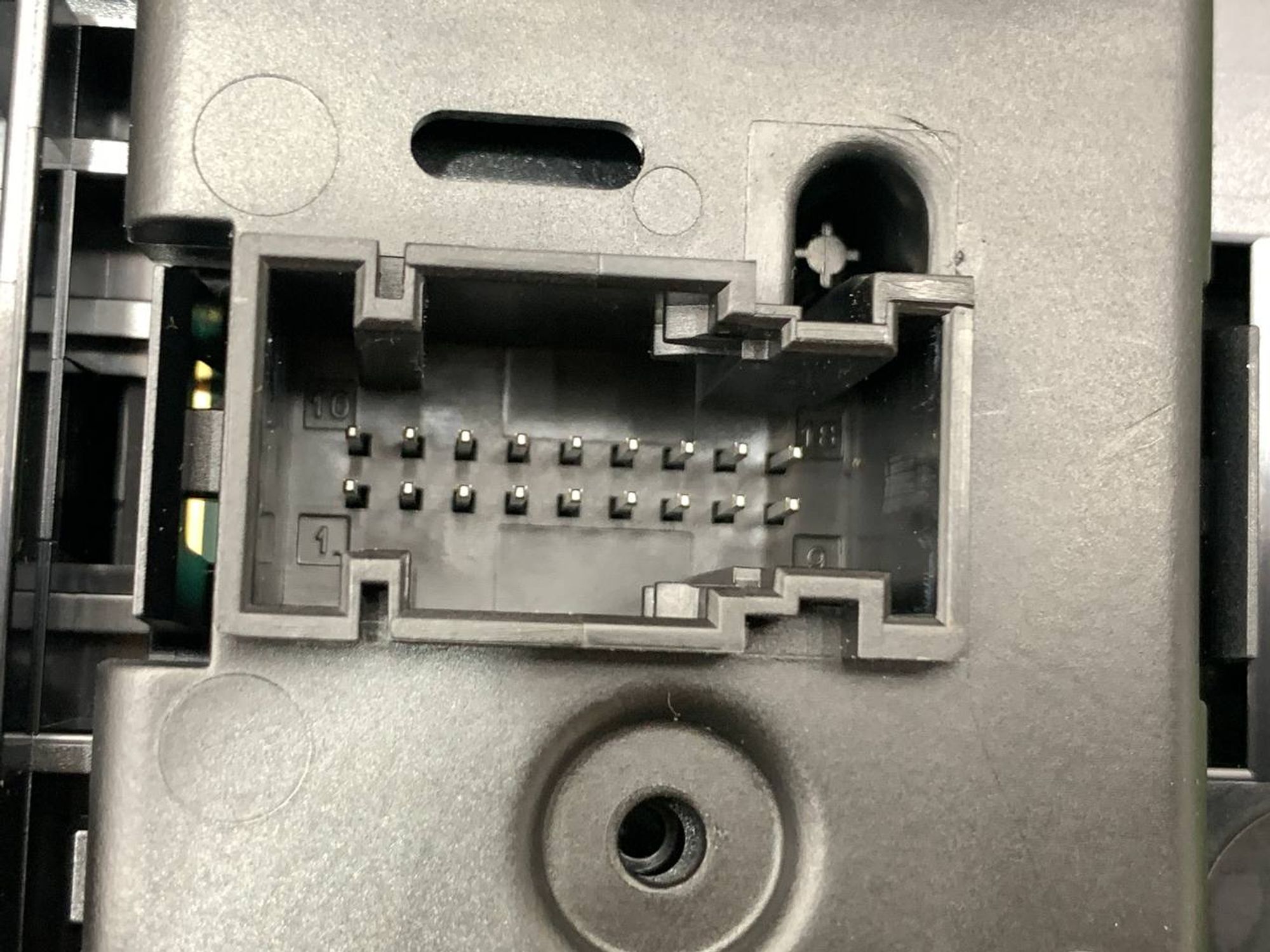 https://ycs.partsauto.market/partsauto-images/thmbs/userImages/h353NjtZg3VDP19b5HMt7LlpbQ93/part/1176a423-6d28-4411-b9c8-b214a4d25d8a_1720685911118.jpg