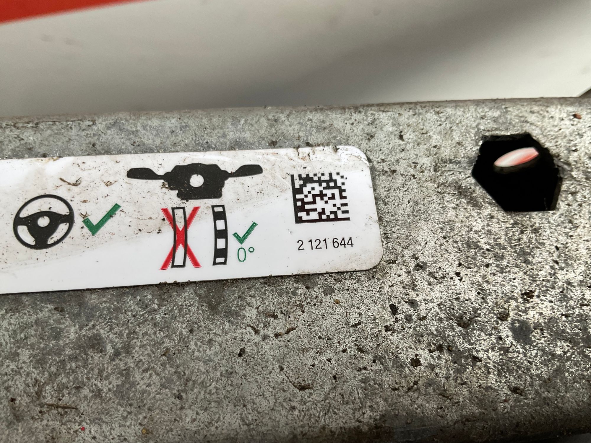 https://ycs.partsauto.market/partsauto-images/thmbs/userImages/h353NjtZg3VDP19b5HMt7LlpbQ93/part/117feaf4-9d9c-4121-ae1d-013ed263d7db_1781617139234.jpg