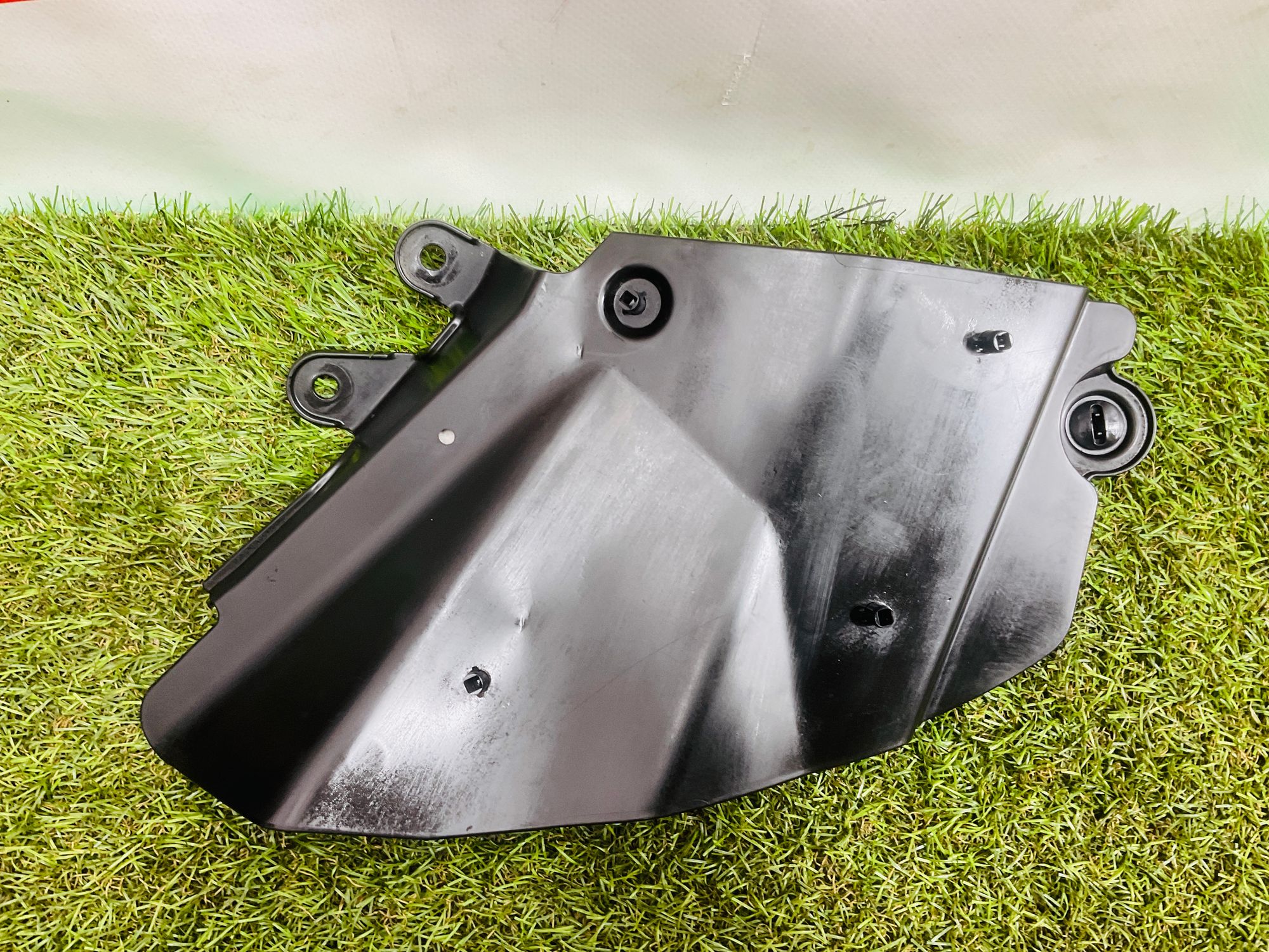 https://ycs.partsauto.market/partsauto-images/thmbs/userImages/h353NjtZg3VDP19b5HMt7LlpbQ93/part/11a13587-64e3-49b3-b408-bb0111ffd7da_1779721015856.jpg