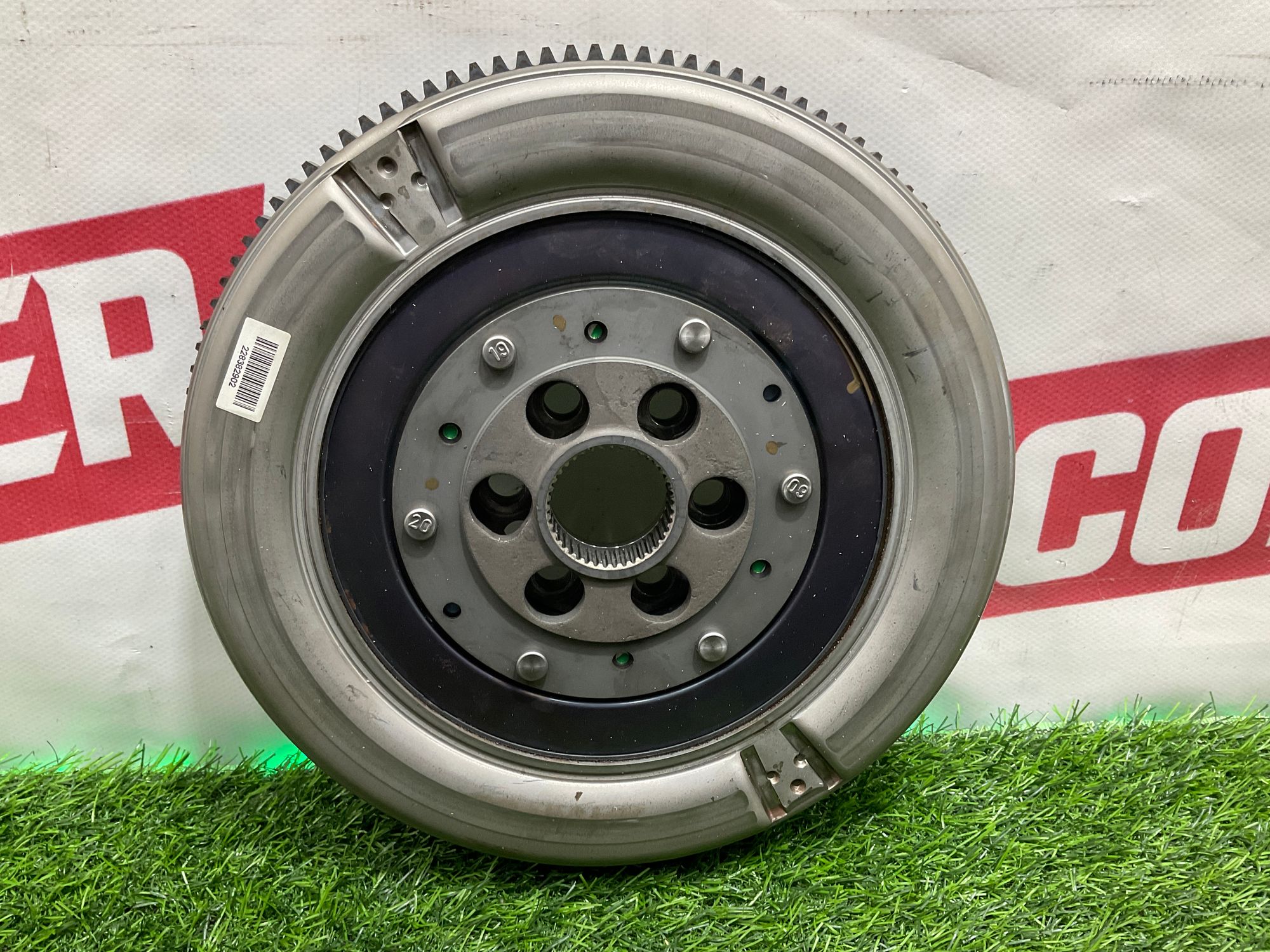 https://ycs.partsauto.market/partsauto-images/thmbs/userImages/h353NjtZg3VDP19b5HMt7LlpbQ93/part/11bbd924-c953-4a8a-aff6-f2a52980f3f9_1734335417936.jpg