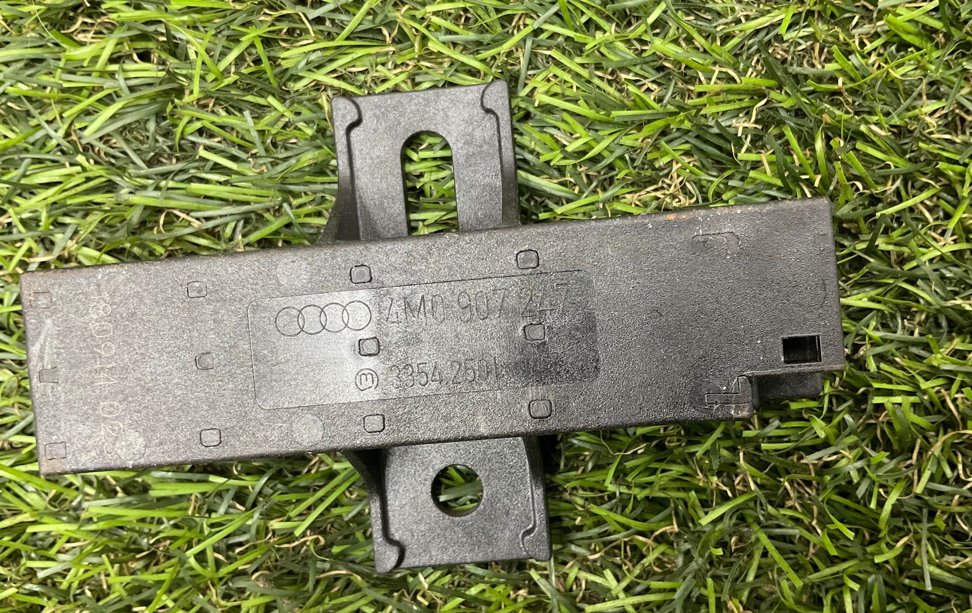 https://ycs.partsauto.market/partsauto-images/thmbs/userImages/h353NjtZg3VDP19b5HMt7LlpbQ93/part/1257fd62-d0c6-4734-af1e-6beca9b0e21e_1786367045860.jpg