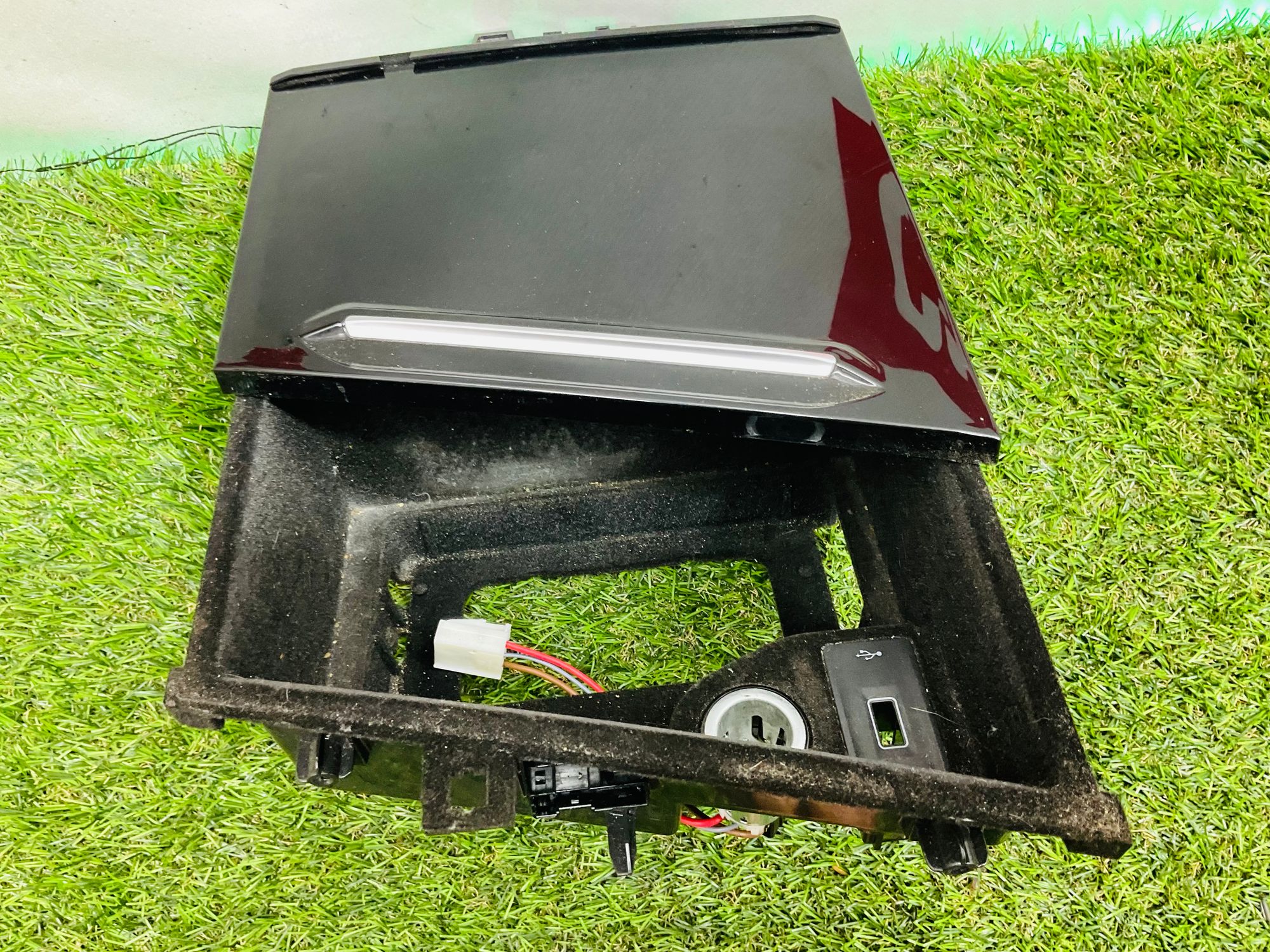 https://ycs.partsauto.market/partsauto-images/thmbs/userImages/h353NjtZg3VDP19b5HMt7LlpbQ93/part/125dcbd4-cf34-44fa-b84f-6490490c5394_1785850479619.jpg