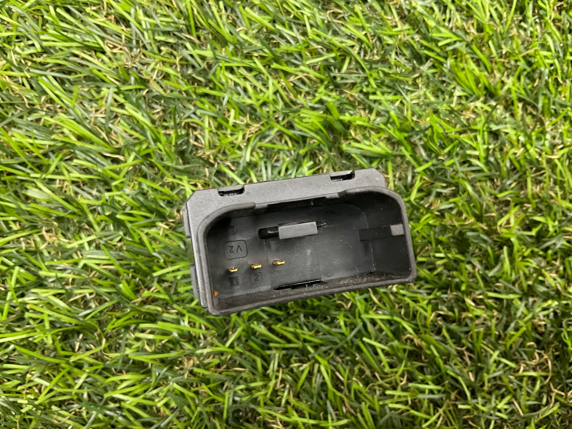 https://ycs.partsauto.market/partsauto-images/thmbs/userImages/h353NjtZg3VDP19b5HMt7LlpbQ93/part/13039b23-fd5a-4405-8f62-edca2966d1a8_1785574193371.jpg
