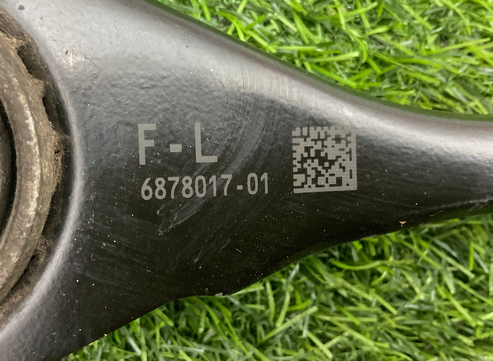 https://ycs.partsauto.market/partsauto-images/thmbs/userImages/h353NjtZg3VDP19b5HMt7LlpbQ93/part/13baede4-20d3-44b9-b9fc-7146cf0758cb_1743514038478.jpg