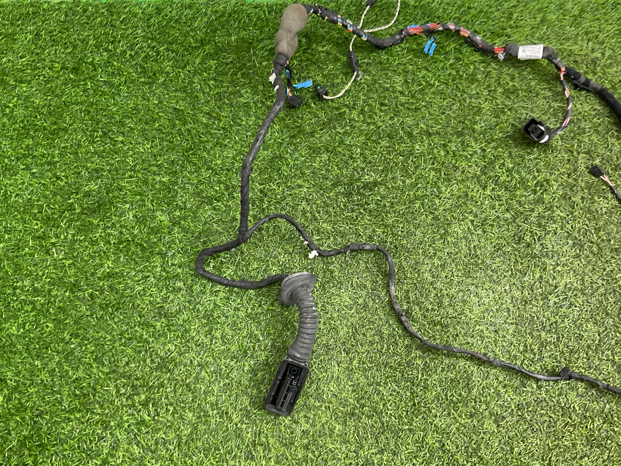 https://ycs.partsauto.market/partsauto-images/thmbs/userImages/h353NjtZg3VDP19b5HMt7LlpbQ93/part/144db6dd-2733-492e-a2f0-49e7df61c493_1743430128822.jpg