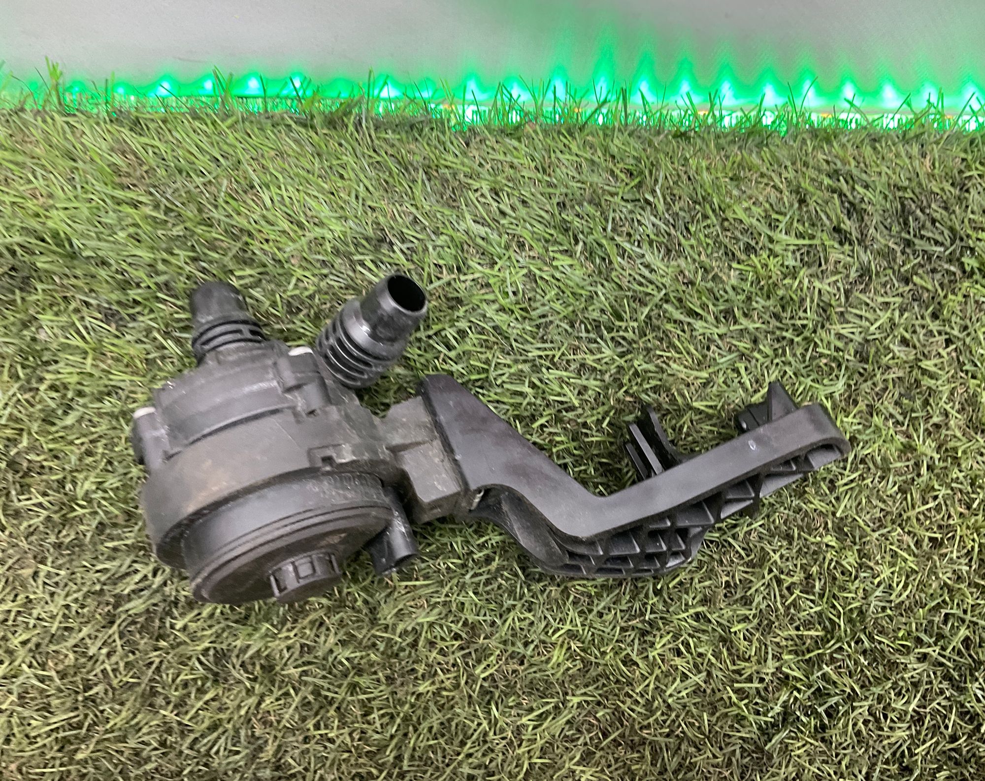 Дополнительный насос BMW 7 G11/G12 рестайлинг (2019-2023) 2022, 13000 рублей, Москва