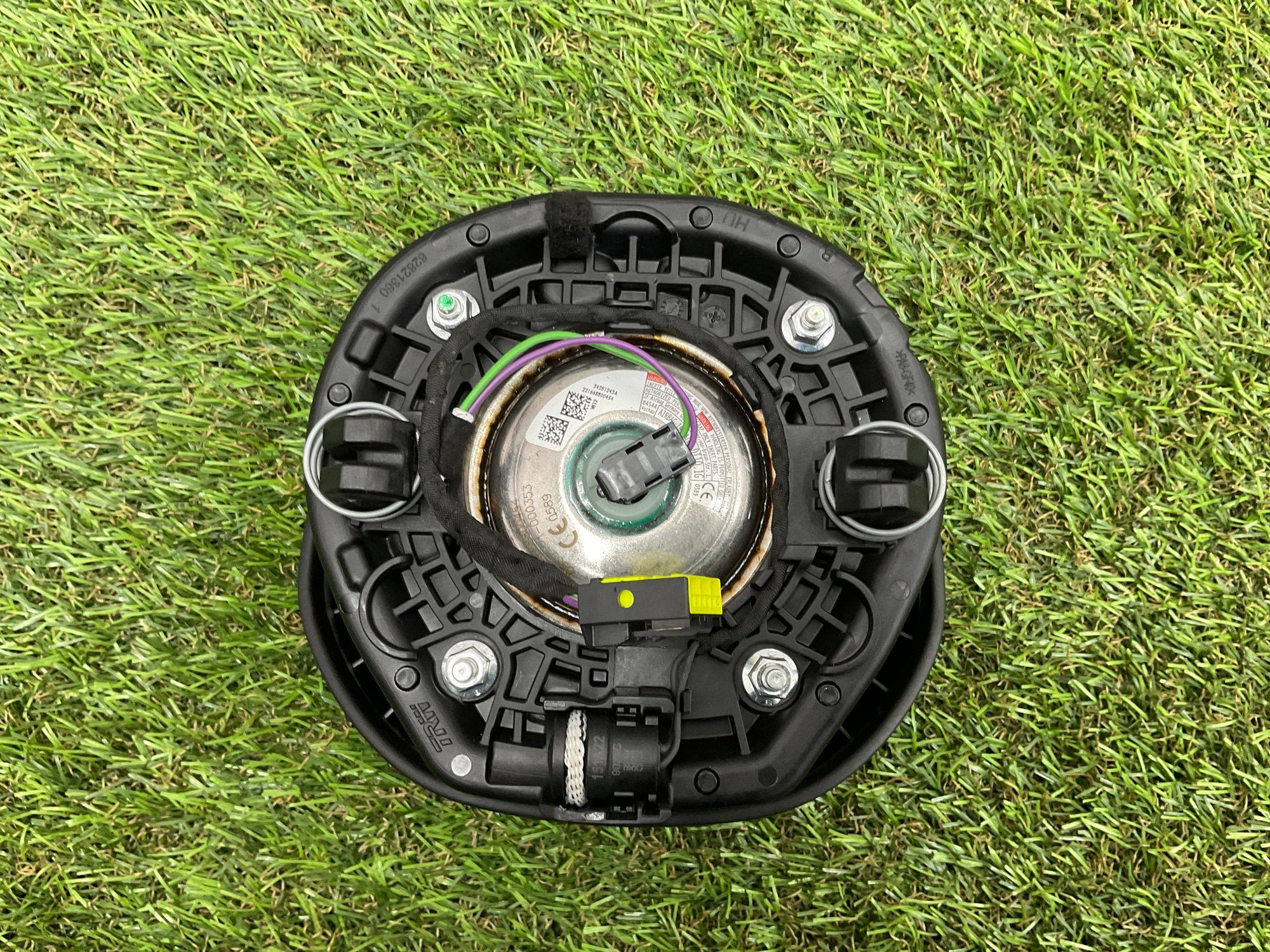 https://ycs.partsauto.market/partsauto-images/thmbs/userImages/h353NjtZg3VDP19b5HMt7LlpbQ93/part/1489c15a-a4f5-464f-a61d-e6df6ad55067_1747927380073.jpg