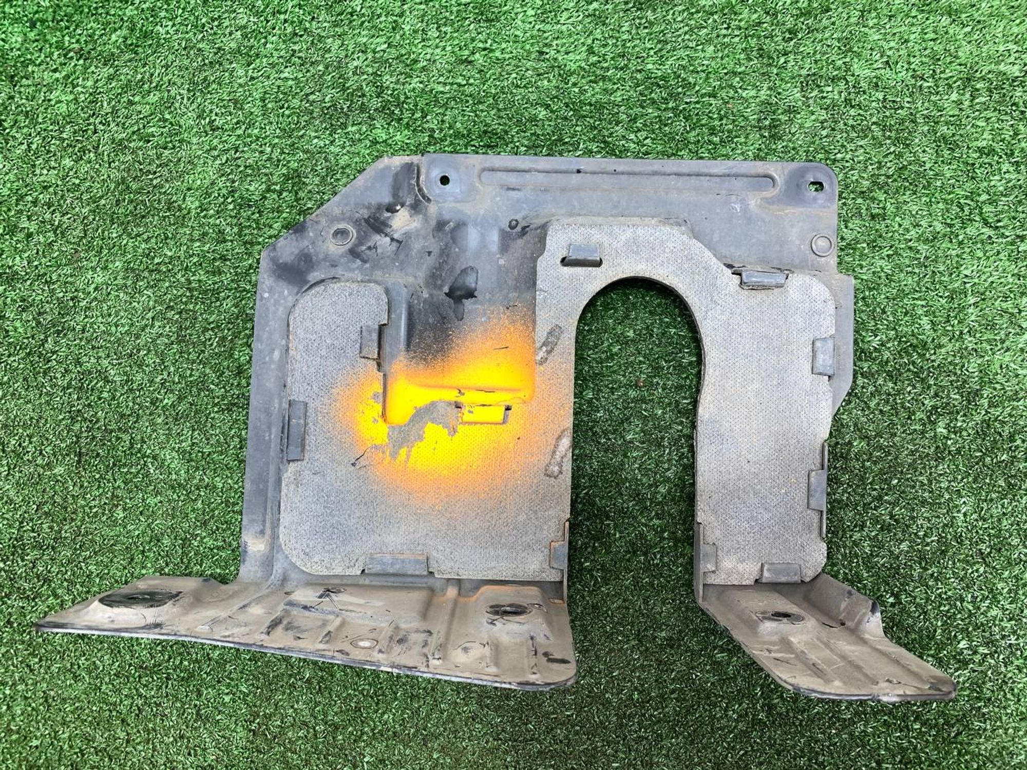 https://ycs.partsauto.market/partsauto-images/thmbs/userImages/h353NjtZg3VDP19b5HMt7LlpbQ93/part/14b03aef-d5cd-40c4-8bdd-5f8ab16dfc48_1724834065233.jpg