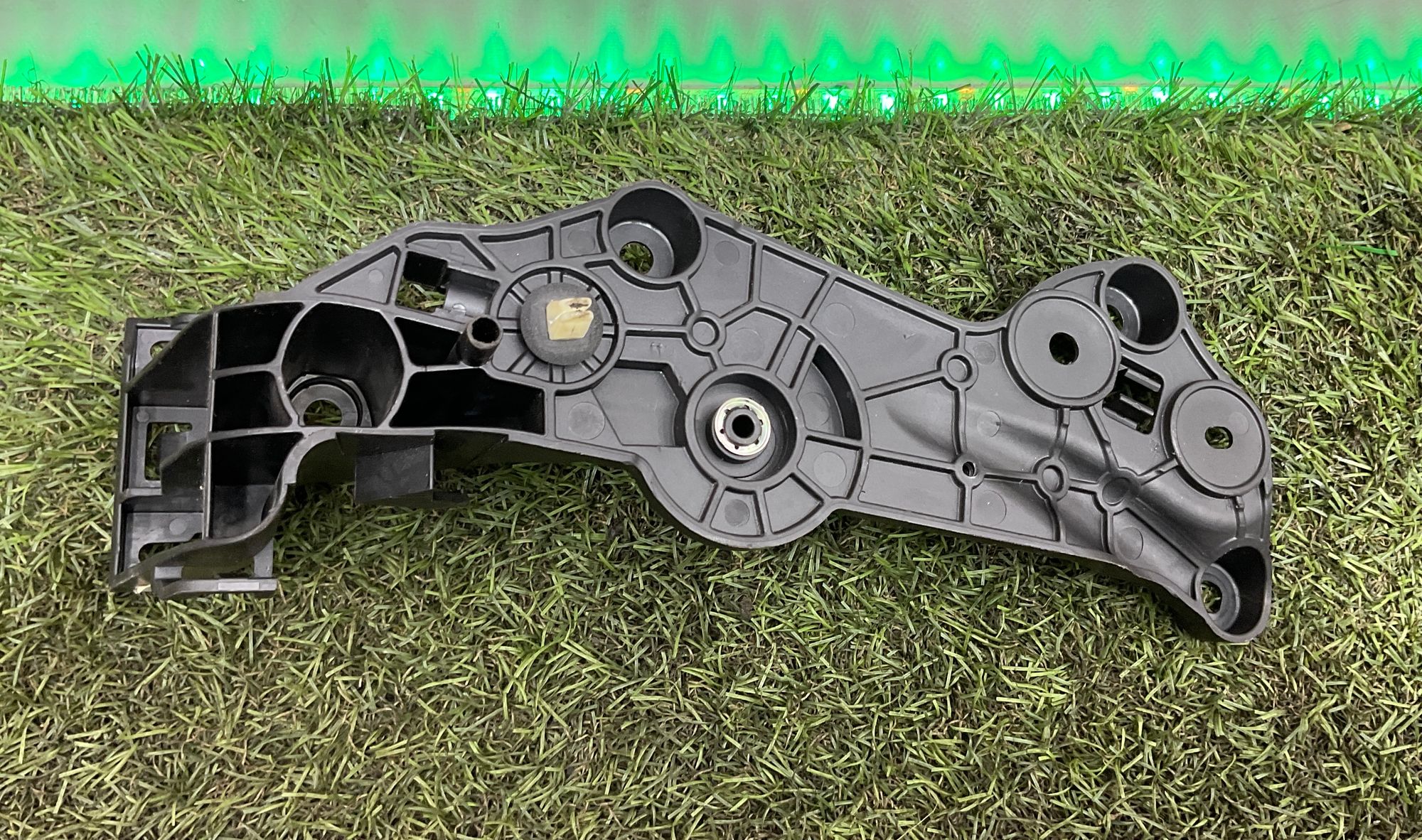 Кронштейн капота BMW M8, F91/F92/F93 2019, 1000 рублей, Москва