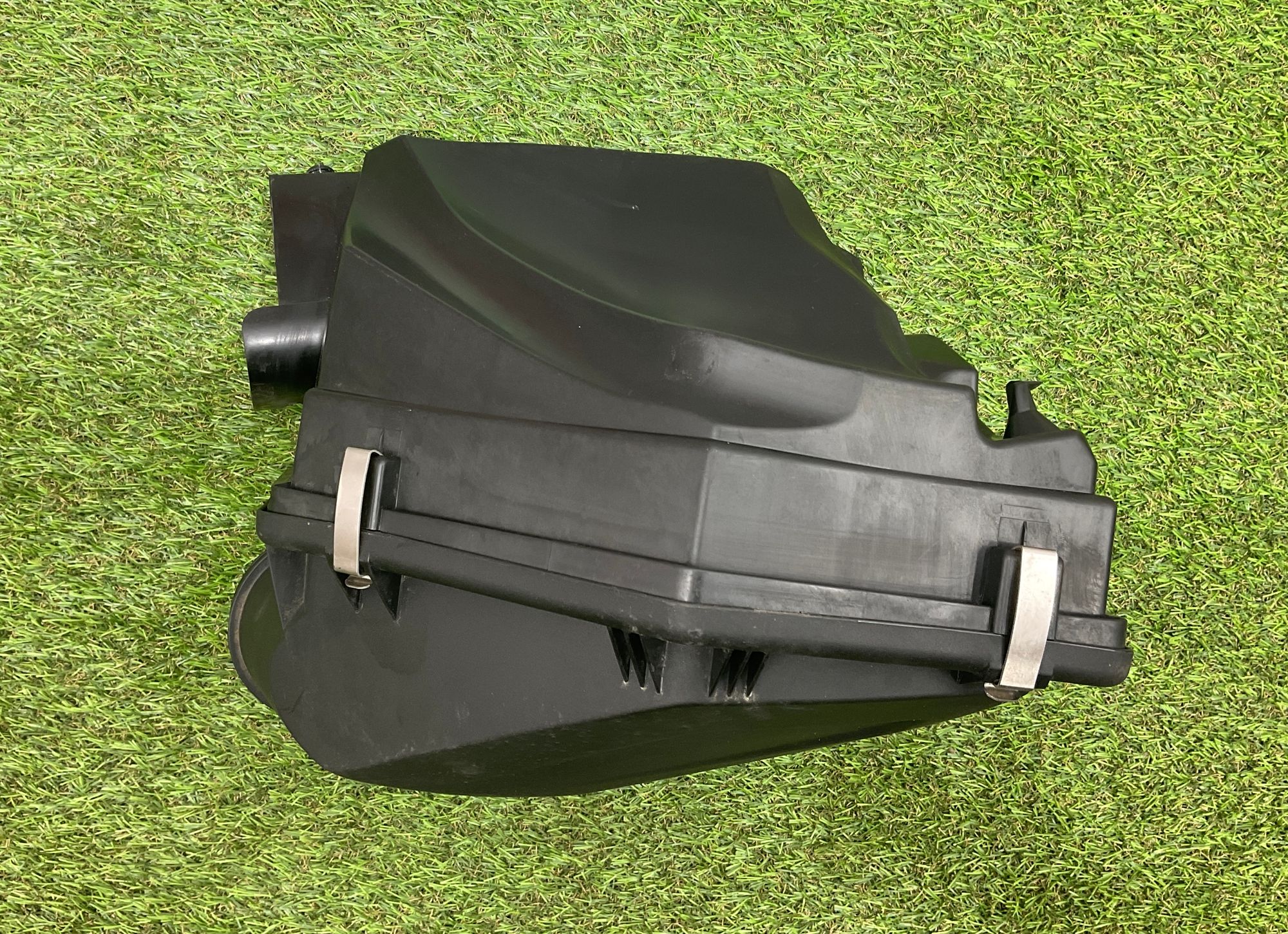 https://ycs.partsauto.market/partsauto-images/thmbs/userImages/h353NjtZg3VDP19b5HMt7LlpbQ93/part/1517ecac-7f56-432c-894a-12b53e4b4200_1747233458171.jpg