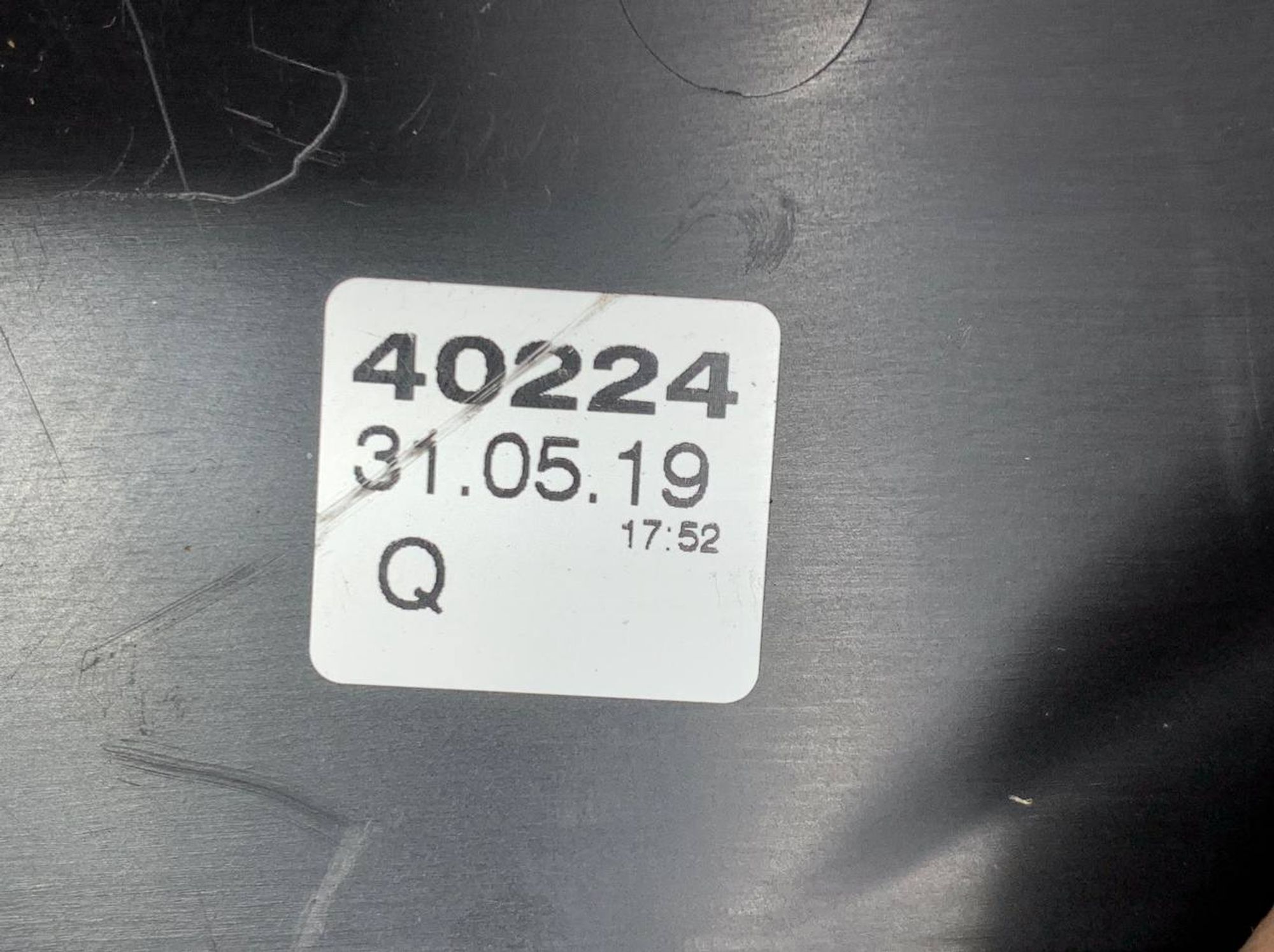 https://ycs.partsauto.market/partsauto-images/thmbs/userImages/h353NjtZg3VDP19b5HMt7LlpbQ93/part/15ab06e5-5fe4-4b91-ab37-e97ea8a14fb7_1718190936759.jpg