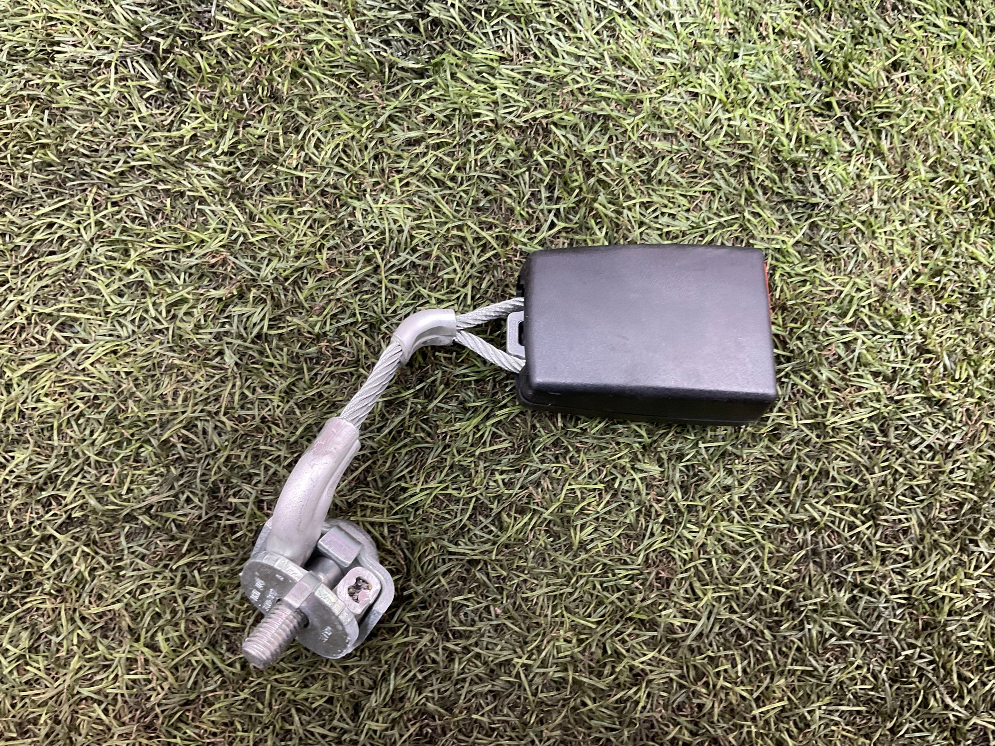 Замок ремня безопасности задний правый BMW 6 F06, 1000 рублей, Москва