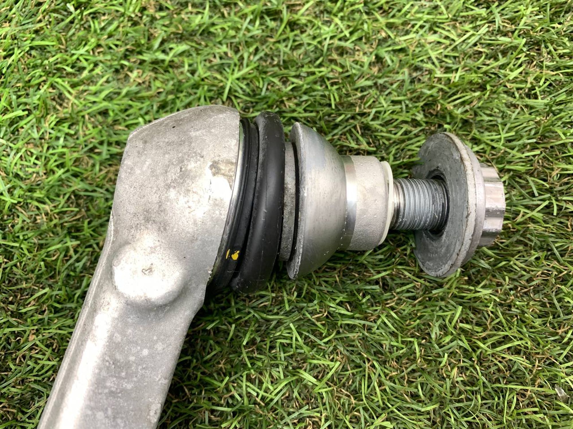 https://ycs.partsauto.market/partsauto-images/thmbs/userImages/h353NjtZg3VDP19b5HMt7LlpbQ93/part/163bf3f0-0a74-4468-a100-6717609751b5_1715341771813.jpg