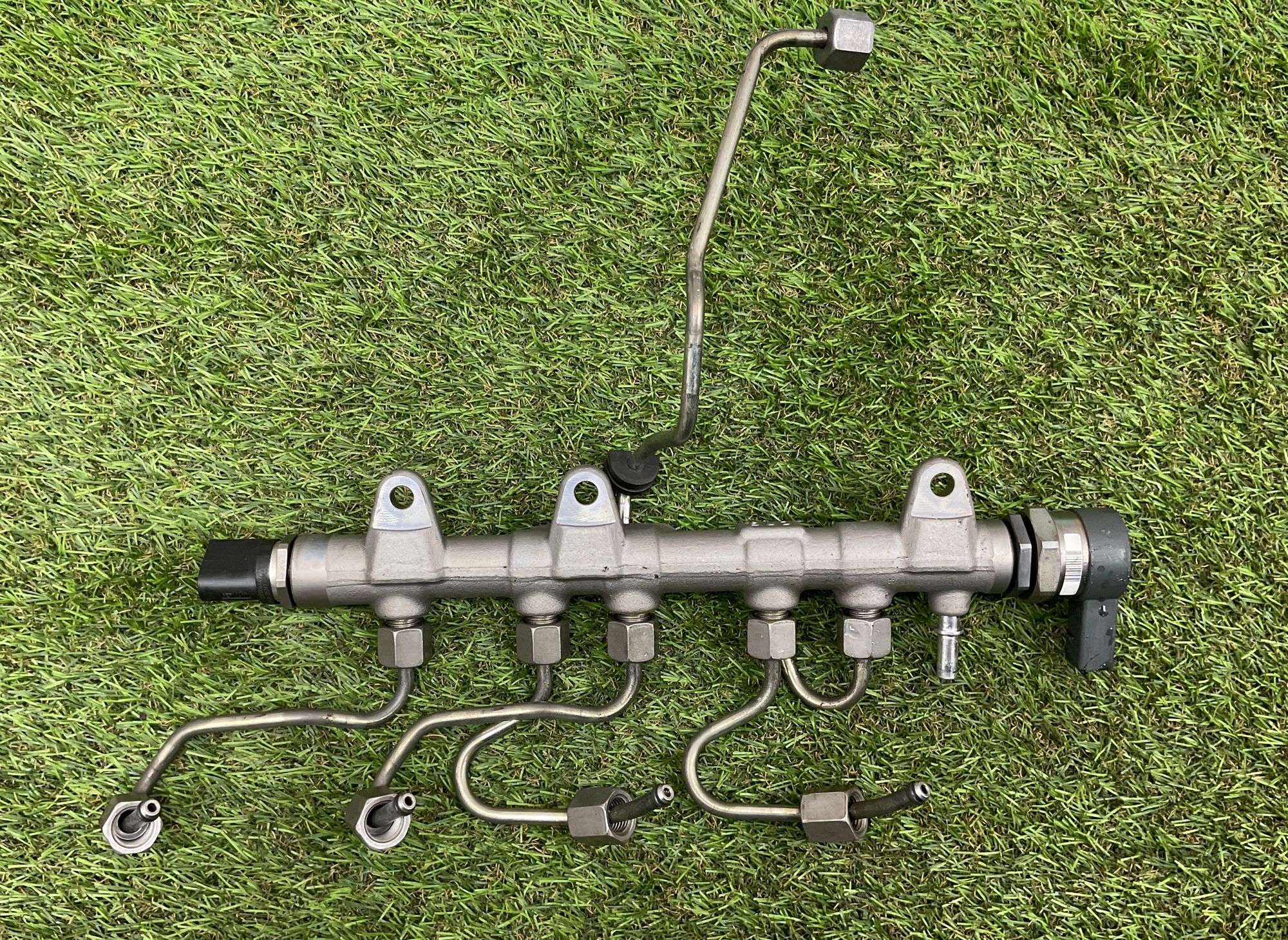 Рампа топливная BMW 5 серия, F10/F11/F07 рестайлинг 2.0D B47, 2000 рублей, Москва