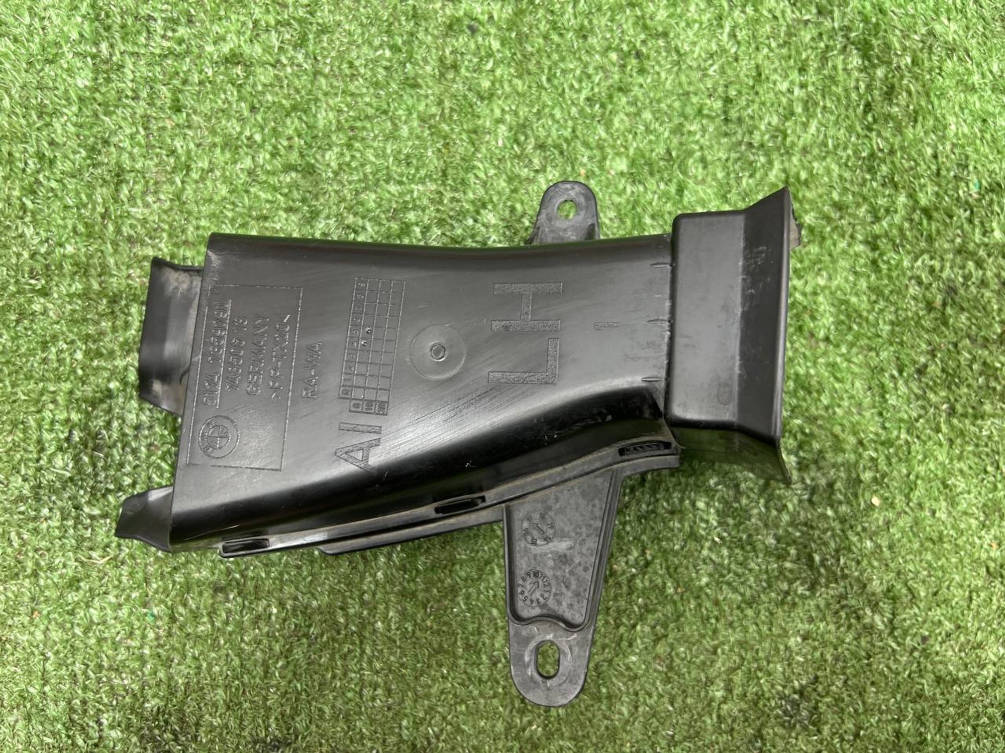 https://ycs.partsauto.market/partsauto-images/thmbs/userImages/h353NjtZg3VDP19b5HMt7LlpbQ93/part/16949fc6-423b-4118-9d57-f7d9b1d04a6c_1730973298770.jpg