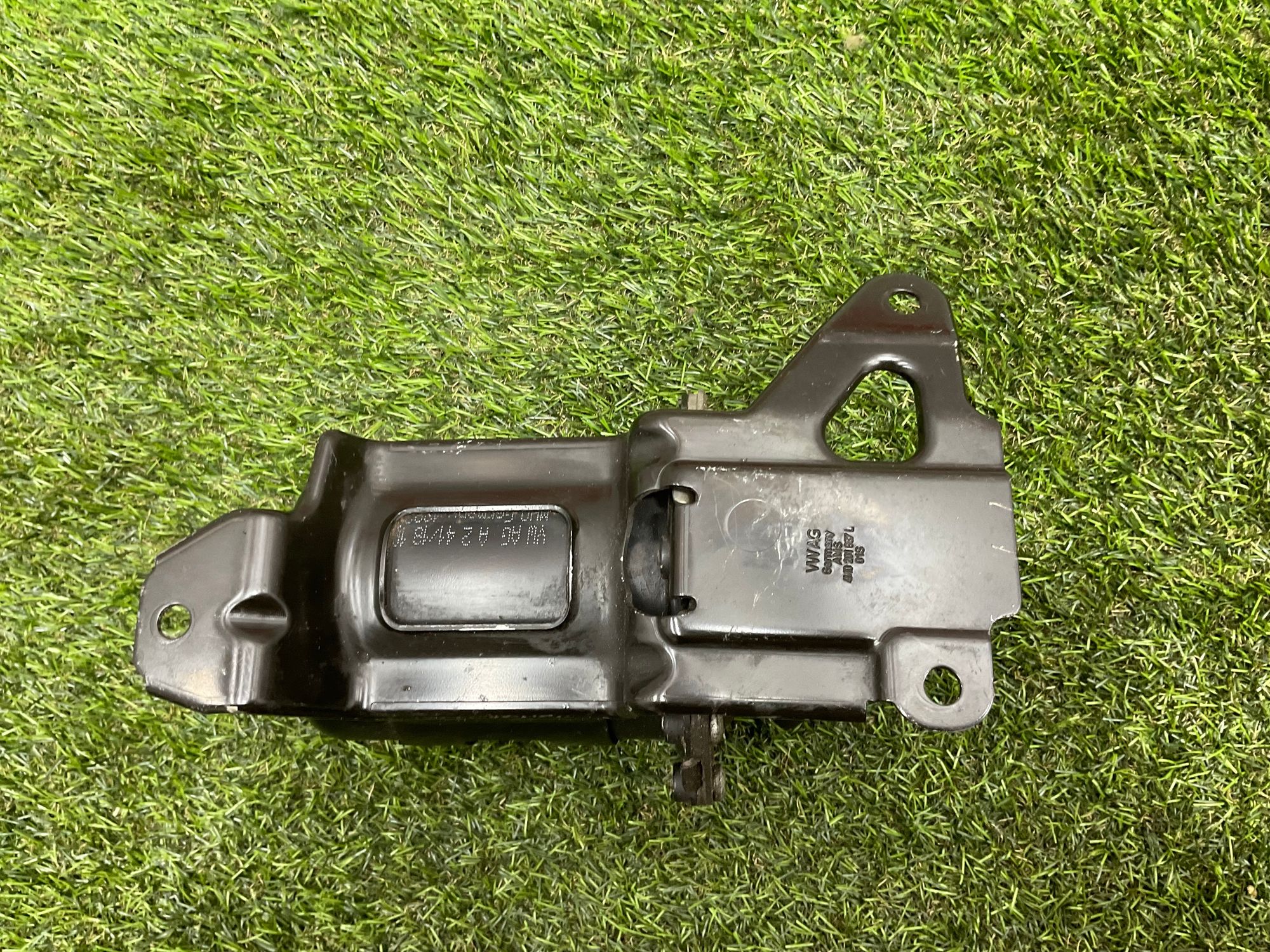 https://ycs.partsauto.market/partsauto-images/thmbs/userImages/h353NjtZg3VDP19b5HMt7LlpbQ93/part/16cfe7fd-6c44-4991-9e47-0211d309ade1_1786792672696.jpg