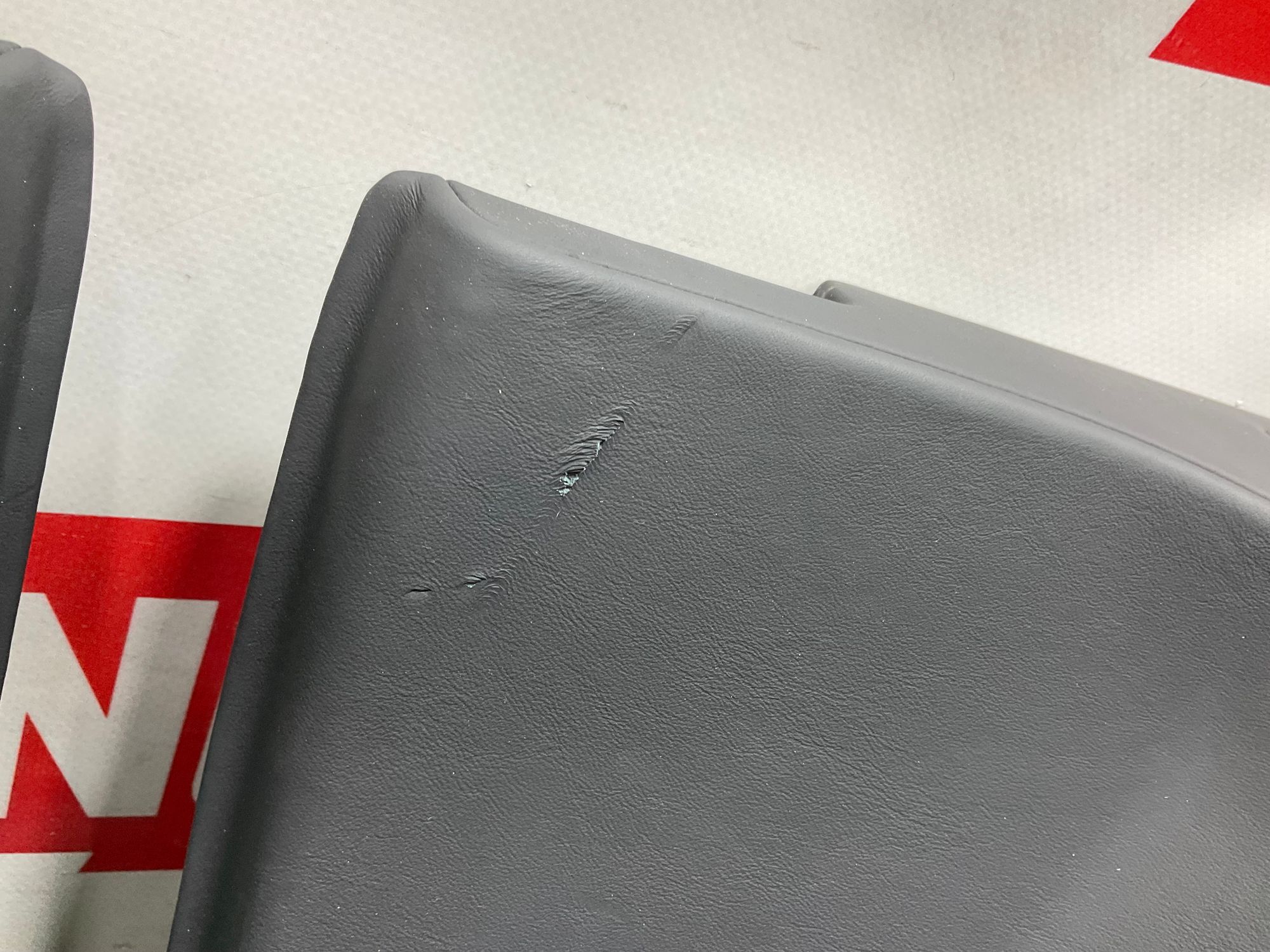 https://ycs.partsauto.market/partsauto-images/thmbs/userImages/h353NjtZg3VDP19b5HMt7LlpbQ93/part/1780591a-63fe-413f-97cd-189ce851db70_1789716670391.jpg