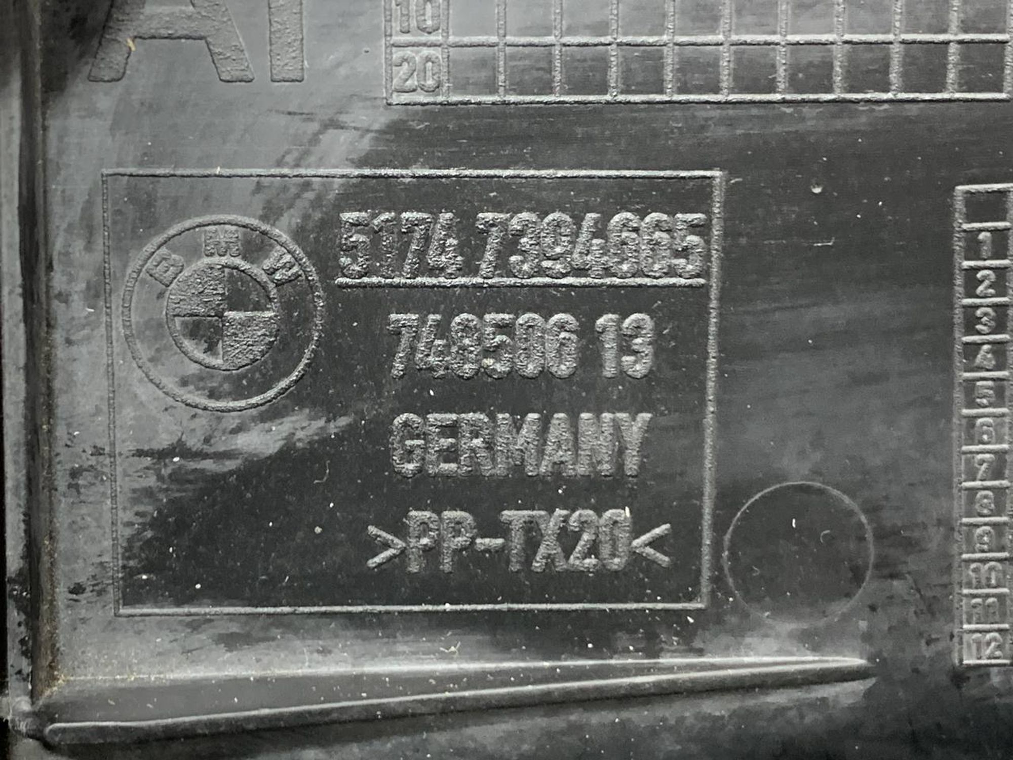 https://ycs.partsauto.market/partsauto-images/thmbs/userImages/h353NjtZg3VDP19b5HMt7LlpbQ93/part/17bbb71f-f2bb-4d1f-af7c-bce75db10274_1731571773514.jpg