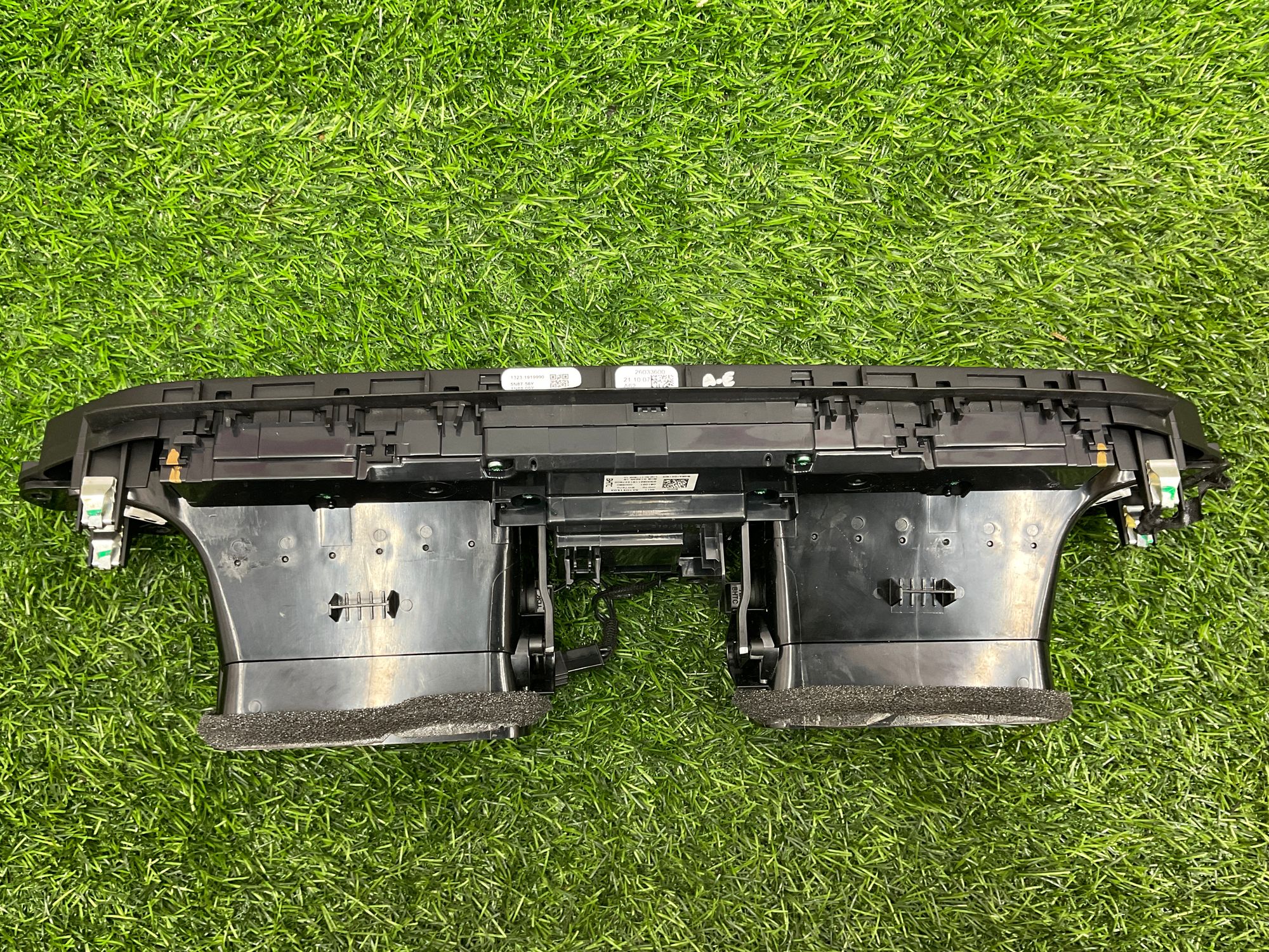 https://ycs.partsauto.market/partsauto-images/thmbs/userImages/h353NjtZg3VDP19b5HMt7LlpbQ93/part/17dc599f-324a-40cc-aff9-e4d4a3b456d3_1734076570438.jpg