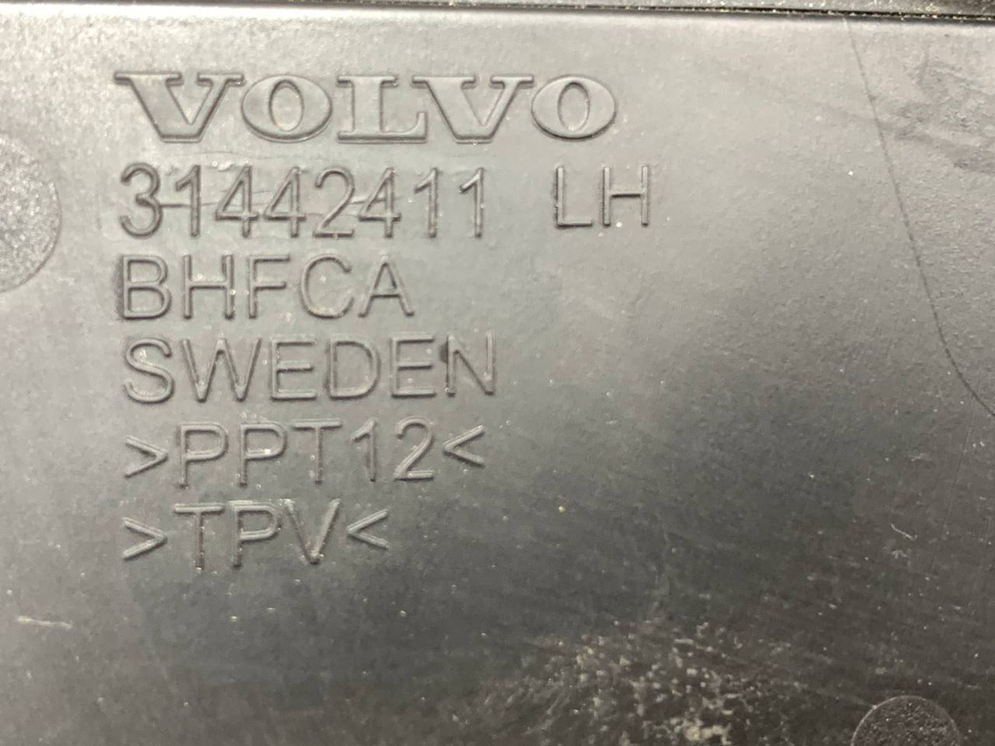 https://ycs.partsauto.market/partsauto-images/thmbs/userImages/h353NjtZg3VDP19b5HMt7LlpbQ93/part/18ff9874-d5f6-4a83-b21f-156582fe904c_1716549935765.jpg