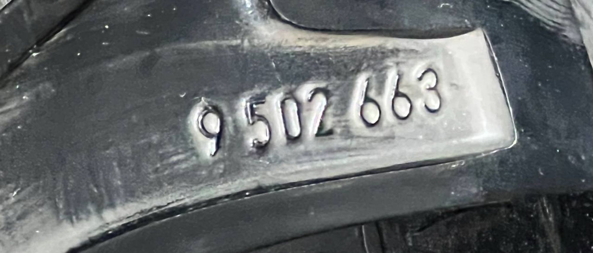 https://ycs.partsauto.market/partsauto-images/thmbs/userImages/h353NjtZg3VDP19b5HMt7LlpbQ93/part/199621ed-c3d0-4864-b4d1-98afa37556d7_1733318671060.jpg