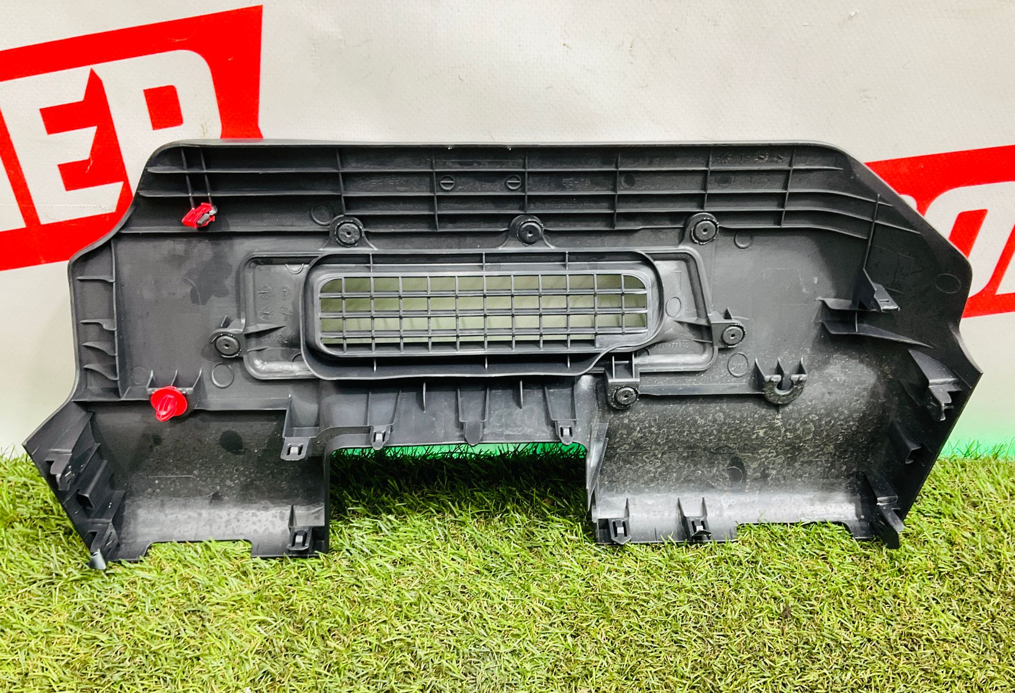 https://ycs.partsauto.market/partsauto-images/thmbs/userImages/h353NjtZg3VDP19b5HMt7LlpbQ93/part/19f91a81-15dc-4522-a5ec-7cb6b7b5f680_1779803845081.jpg