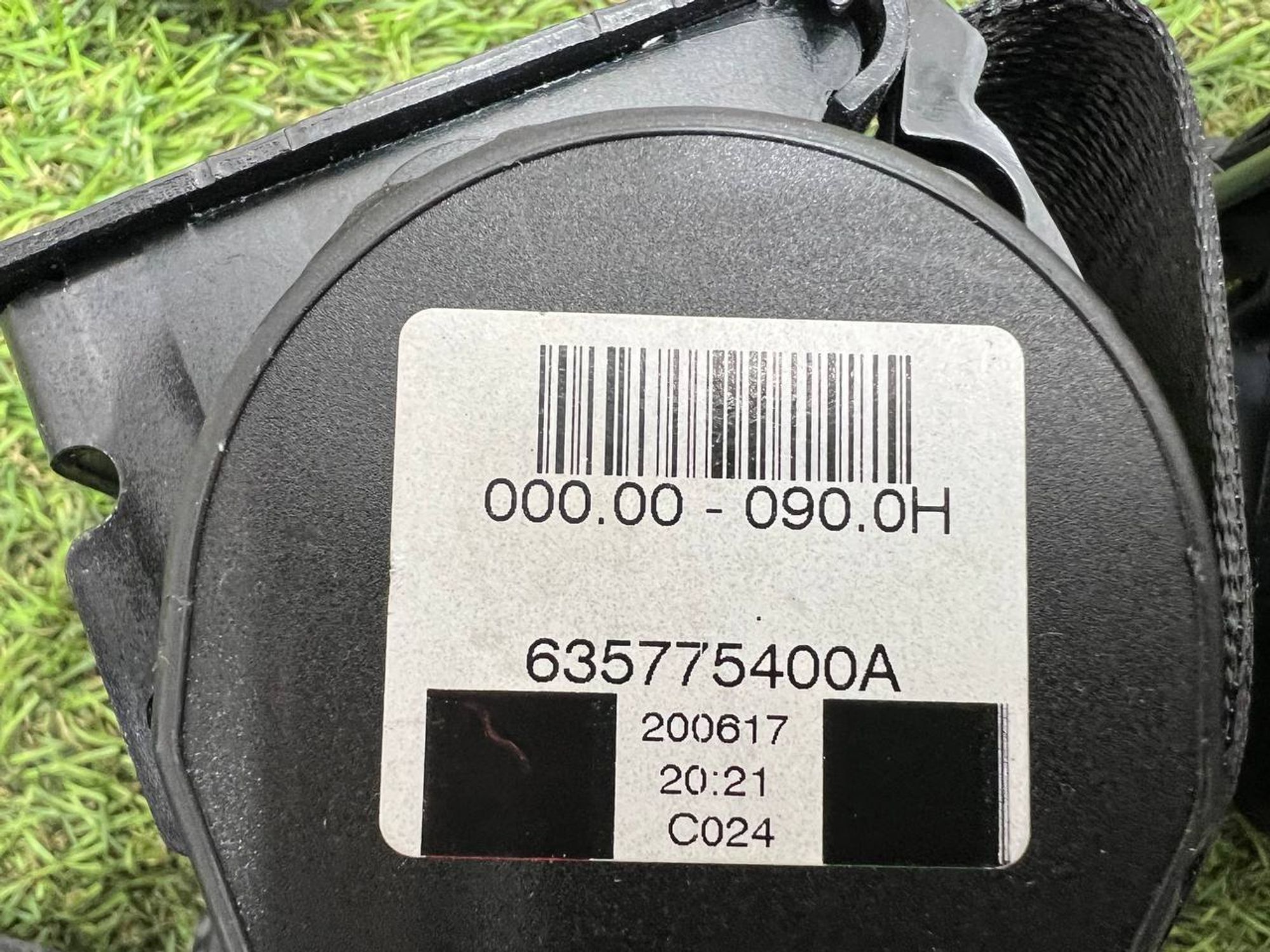 https://ycs.partsauto.market/partsauto-images/thmbs/userImages/h353NjtZg3VDP19b5HMt7LlpbQ93/part/1a1f1257-5180-4ee1-a9a8-8baf67e50921_1712243652090.jpg