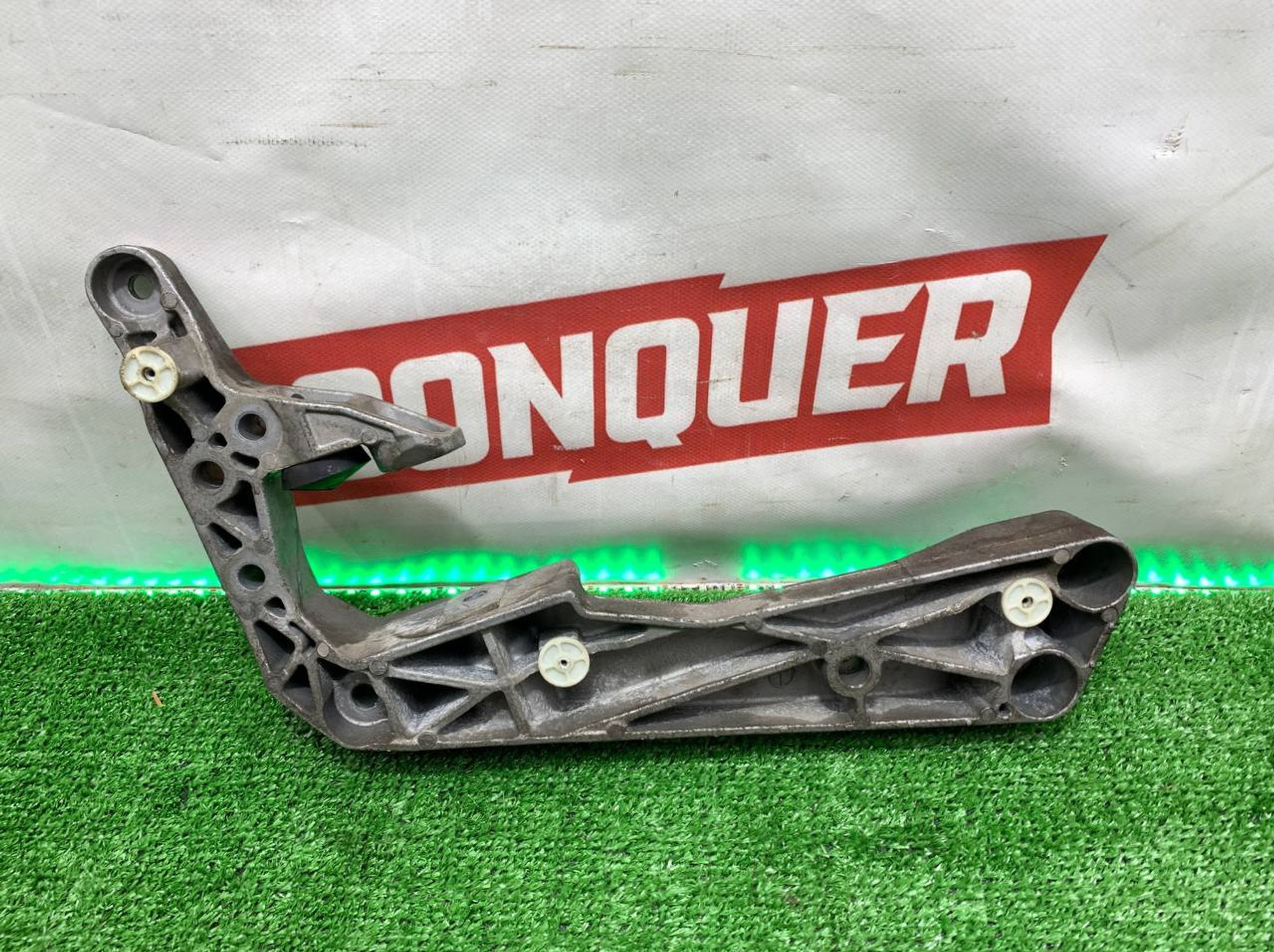 https://ycs.partsauto.market/partsauto-images/thmbs/userImages/h353NjtZg3VDP19b5HMt7LlpbQ93/part/1a8f4955-aa8d-4a67-8439-d1c222dde1ba_1719220849203.jpg
