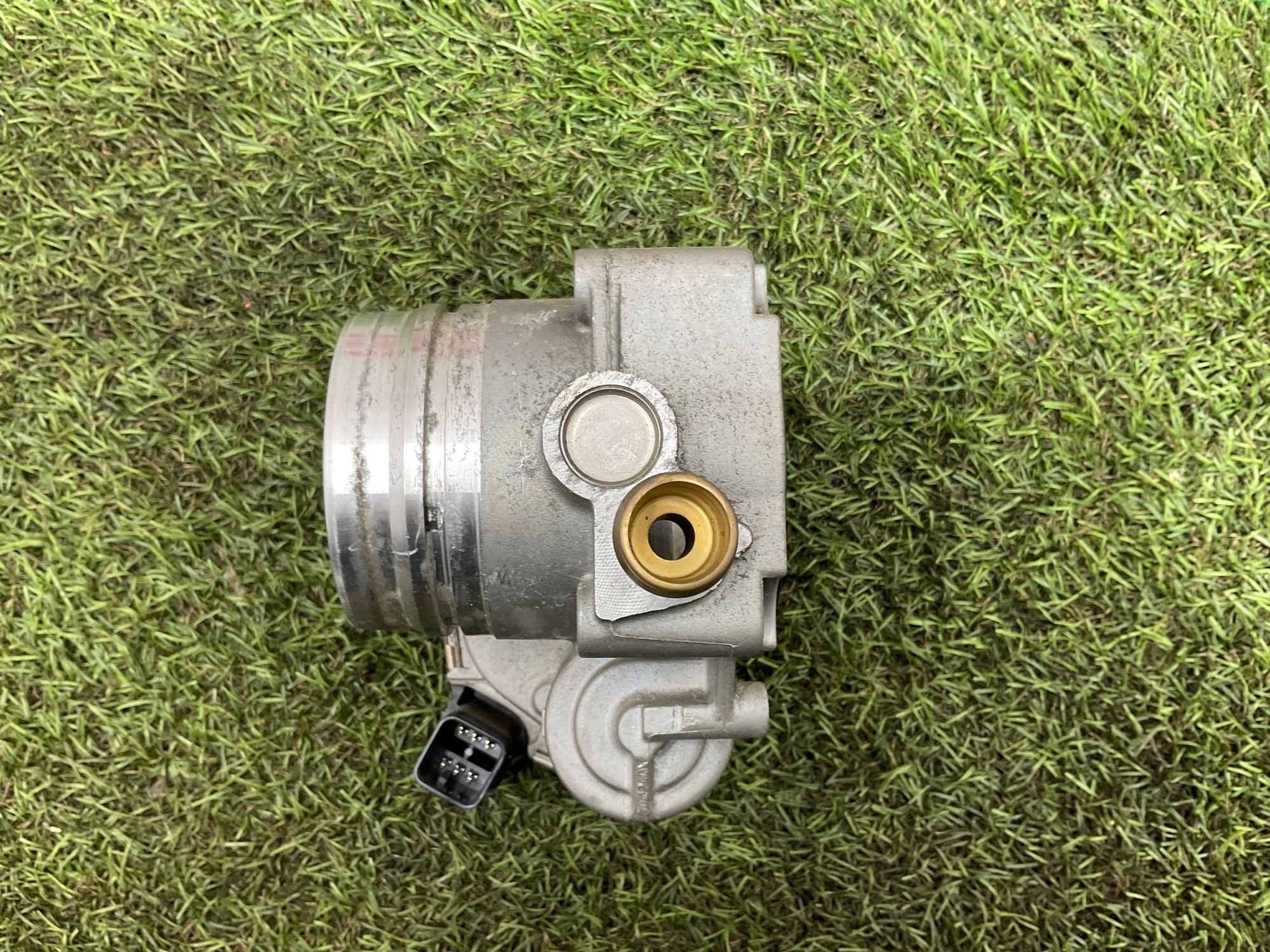 Дроссельная заслонка N20 BMW 5 серия, F10/F11/F07 рестайлинг, 1000 рублей, Москва