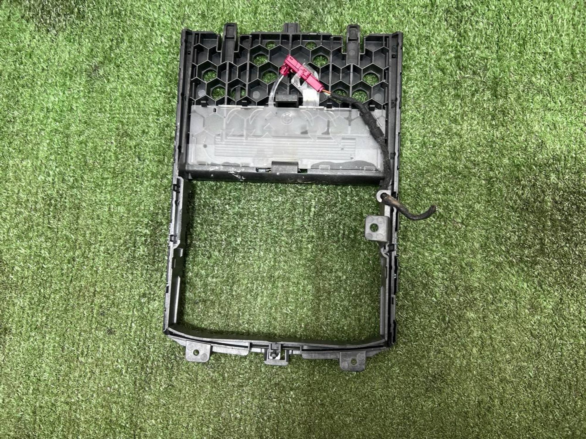 https://ycs.partsauto.market/partsauto-images/thmbs/userImages/h353NjtZg3VDP19b5HMt7LlpbQ93/part/1b95e132-7be5-4836-9e38-58861a1c6f19_1731333311108.jpg