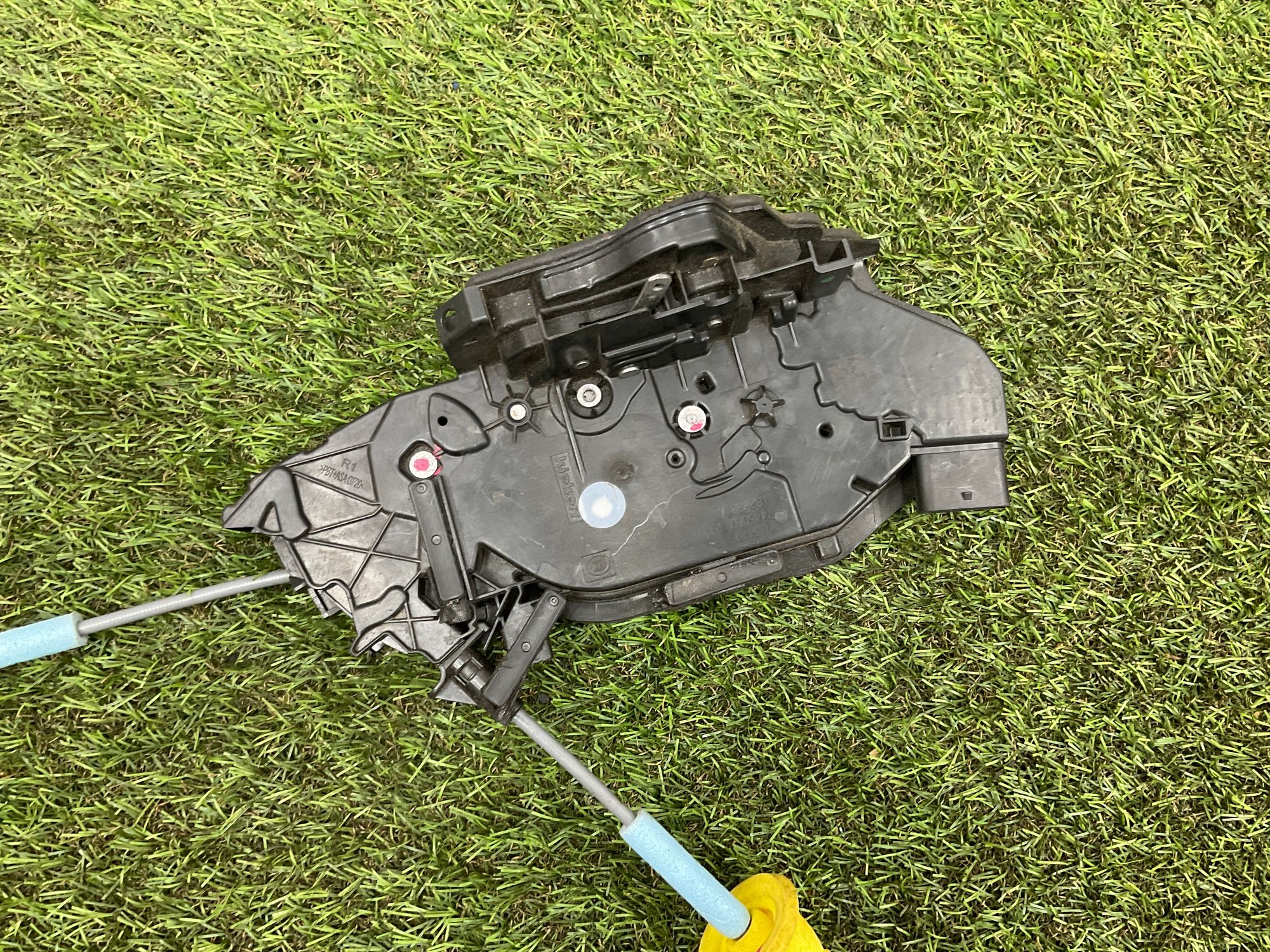 Замок двери передний правый BMW 3 серия, G20/G21 2018, 3000 рублей, Москва