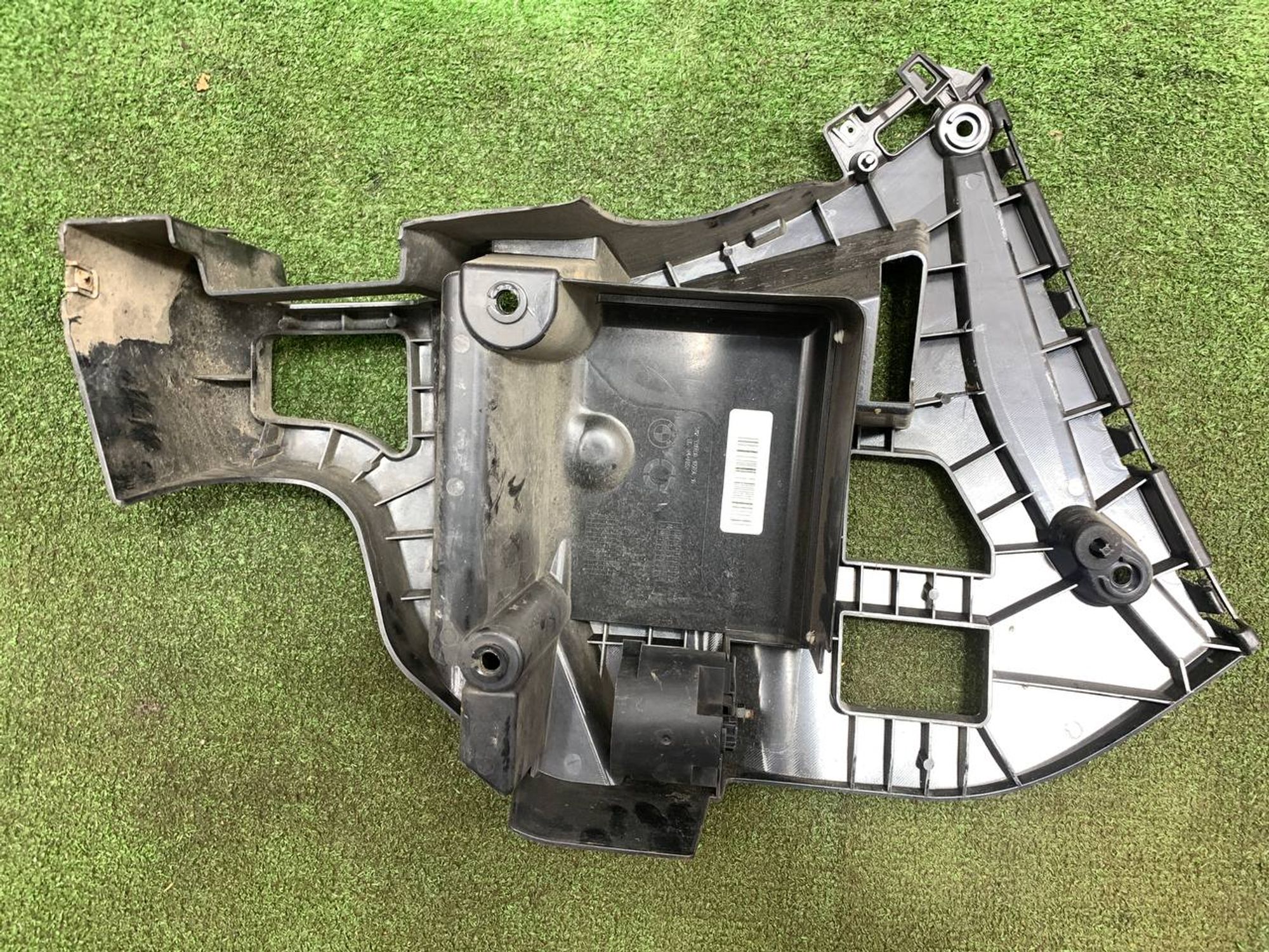 https://ycs.partsauto.market/partsauto-images/thmbs/userImages/h353NjtZg3VDP19b5HMt7LlpbQ93/part/1c675cd5-c64b-4e41-9bdd-d23fd19b9ef2_1727357414529.jpg