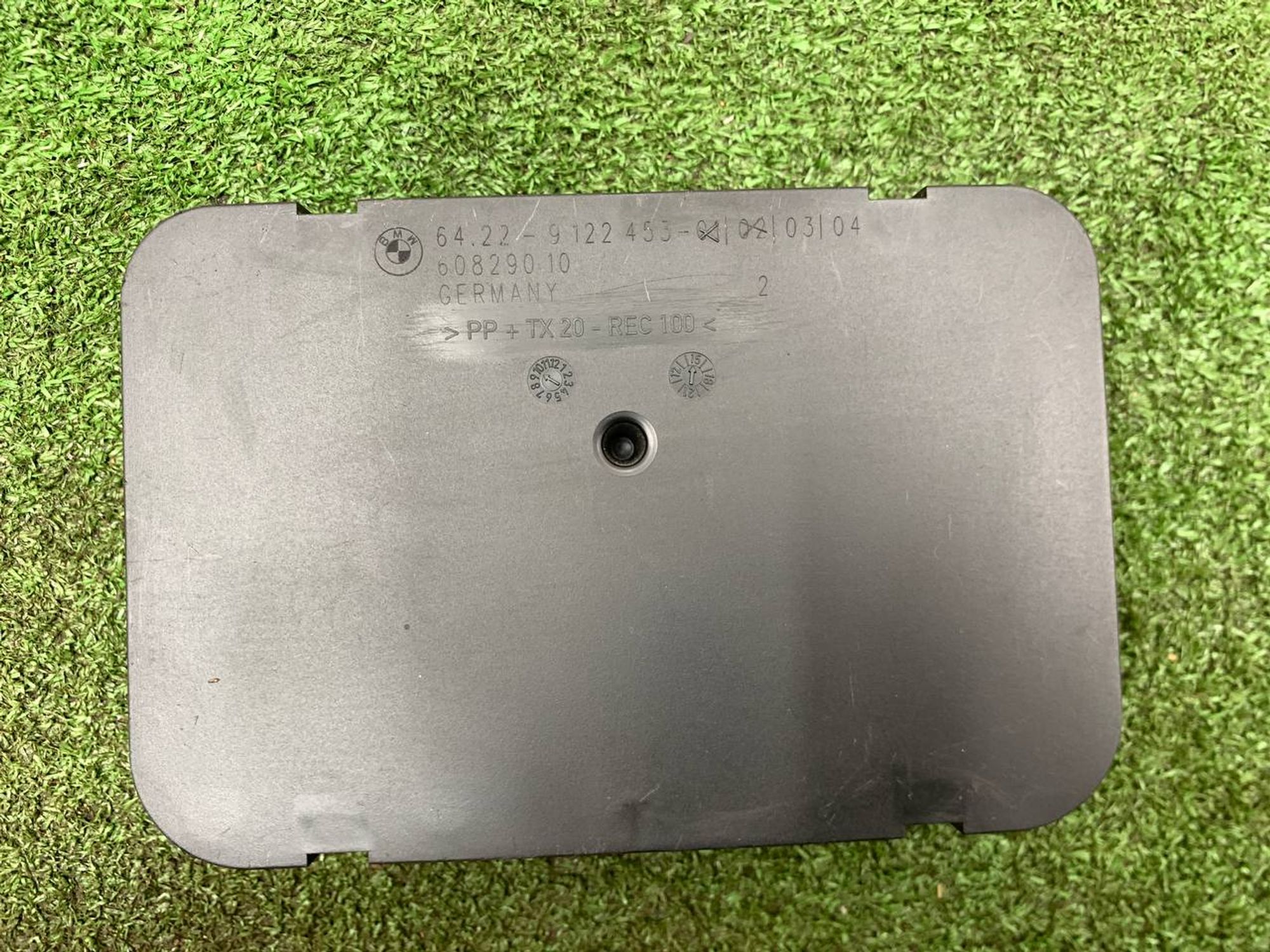 https://ycs.partsauto.market/partsauto-images/thmbs/userImages/h353NjtZg3VDP19b5HMt7LlpbQ93/part/1c9546e1-233f-46e9-93c2-942d123d60b1_1727271491480.jpg