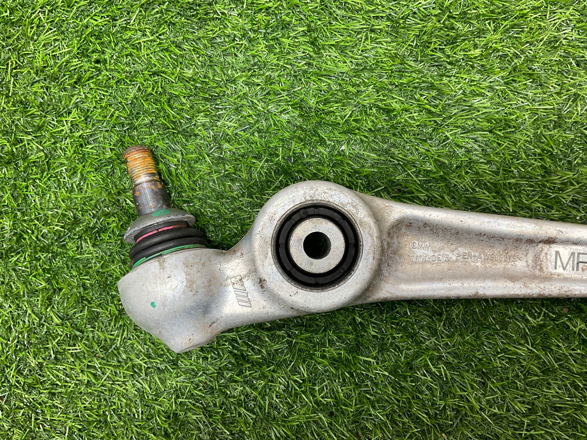 https://ycs.partsauto.market/partsauto-images/thmbs/userImages/h353NjtZg3VDP19b5HMt7LlpbQ93/part/1ce10a27-b728-4936-9abc-7e90e3bbfb4d_1733920101211.jpg