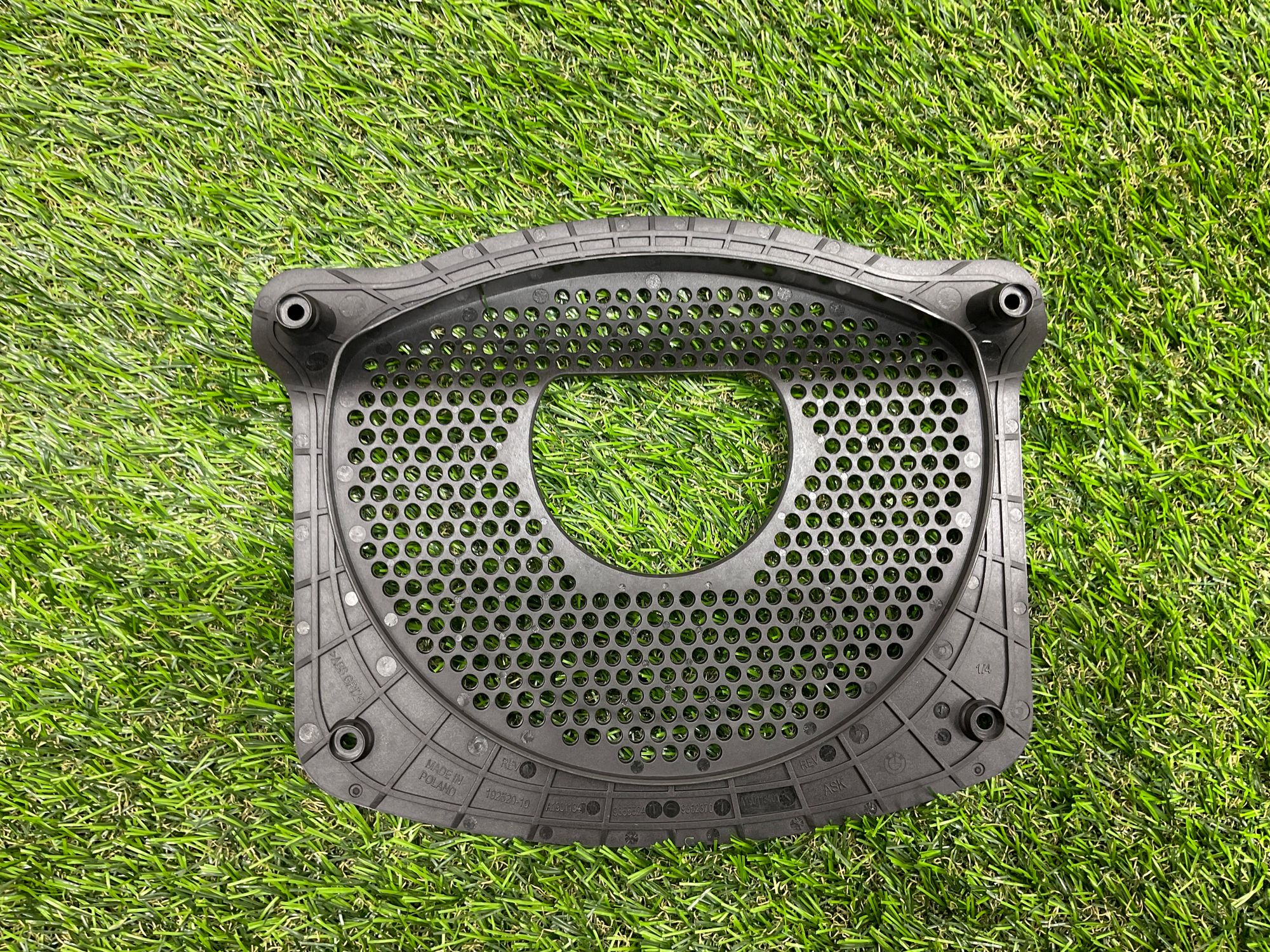 https://ycs.partsauto.market/partsauto-images/thmbs/userImages/h353NjtZg3VDP19b5HMt7LlpbQ93/part/1d50a665-71b7-446d-9916-0e9662100a6e_1780318220476.jpg